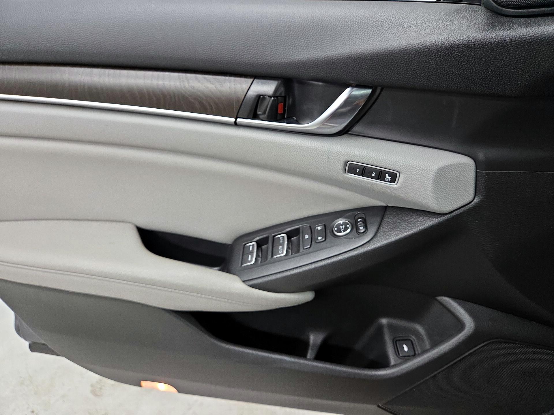 Thumbnail: 2019 Honda Accord - 10