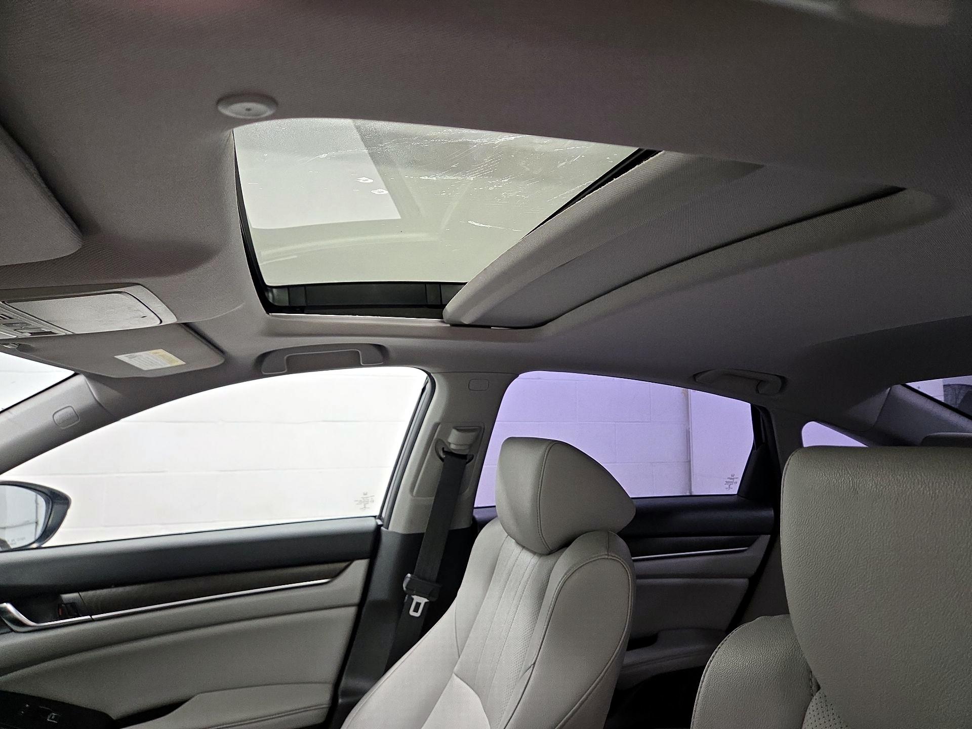 Thumbnail: 2019 Honda Accord - 18