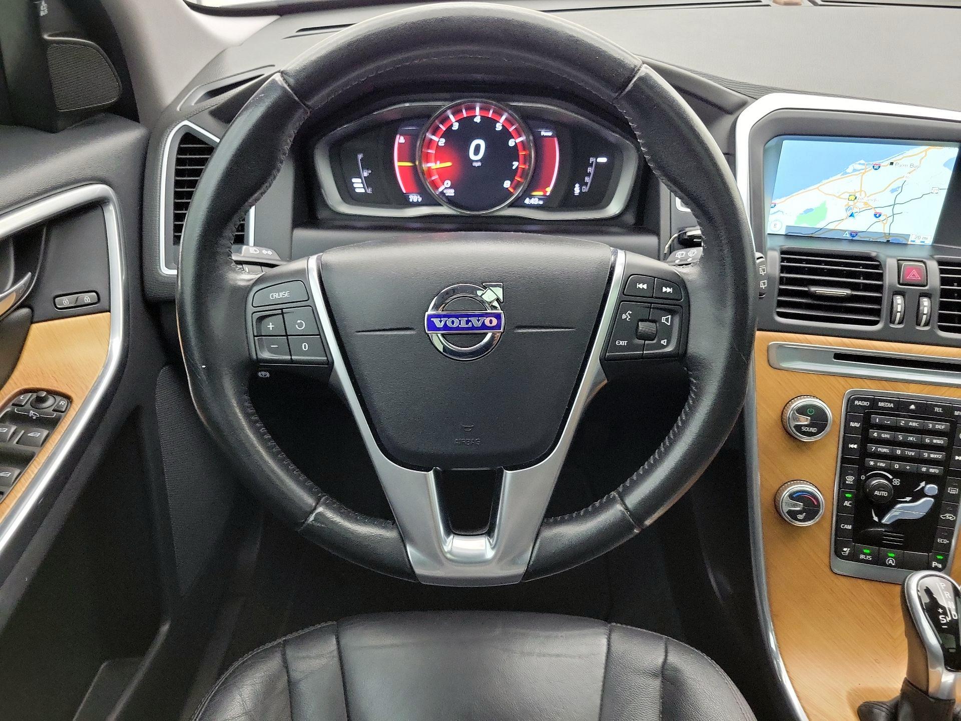 Thumbnail: 2017 Volvo XC60 - 10