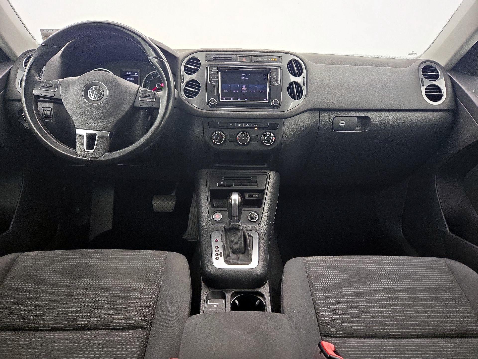 Thumbnail: 2017 Volkswagen Tiguan - 9