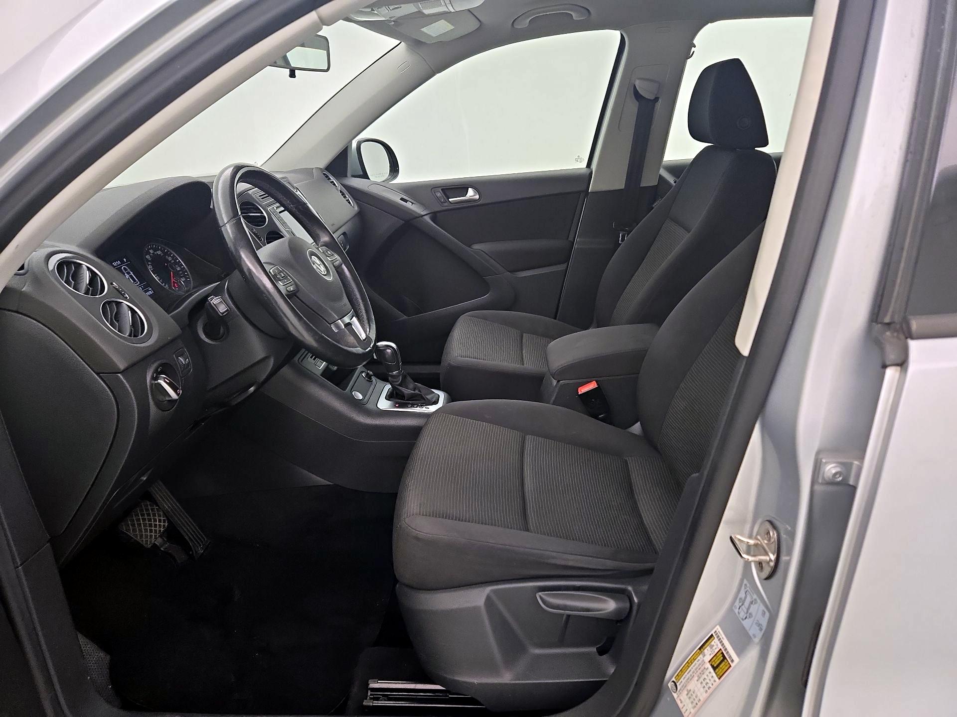 Thumbnail: 2017 Volkswagen Tiguan - 11
