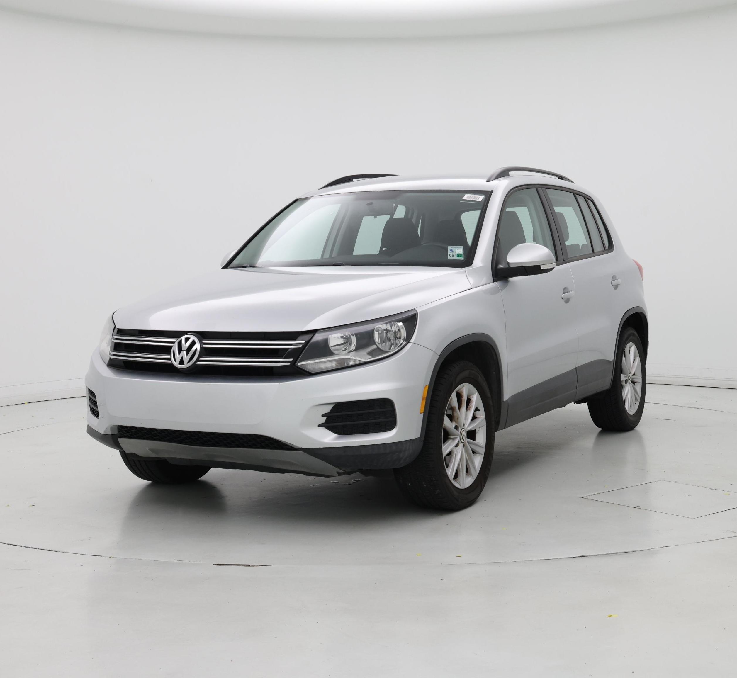 Thumbnail: 2017 Volkswagen Tiguan - 4