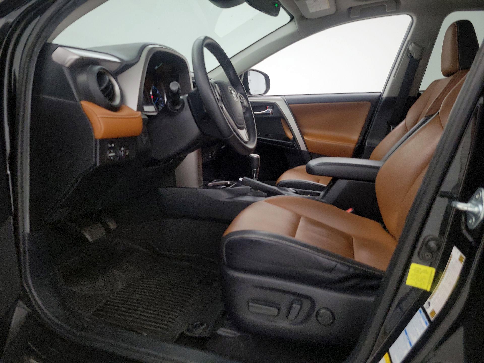 Thumbnail: 2018 Toyota RAV4 - 11