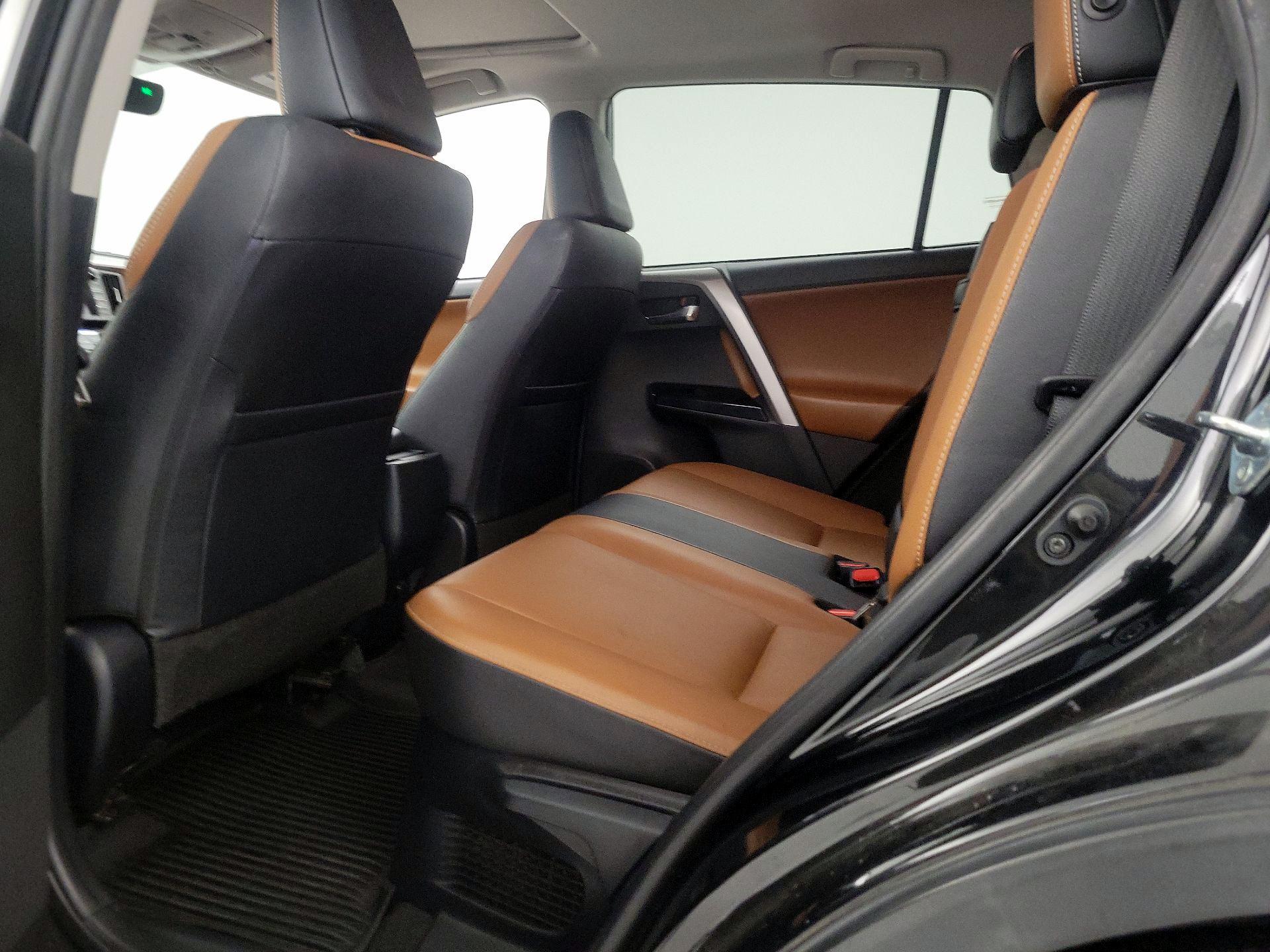 Thumbnail: 2018 Toyota RAV4 - 19