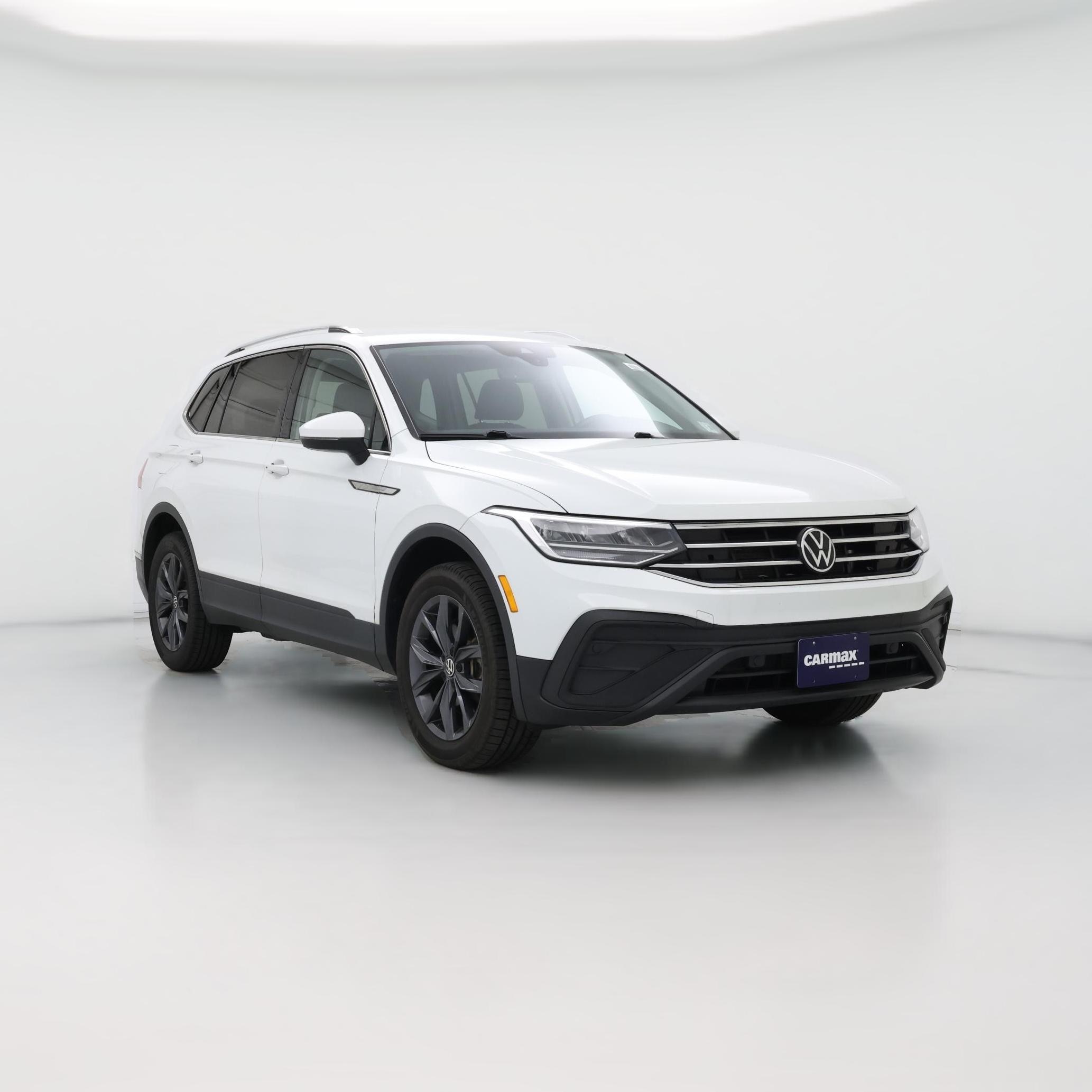 Thumbnail: 2022 Volkswagen Tiguan - 1