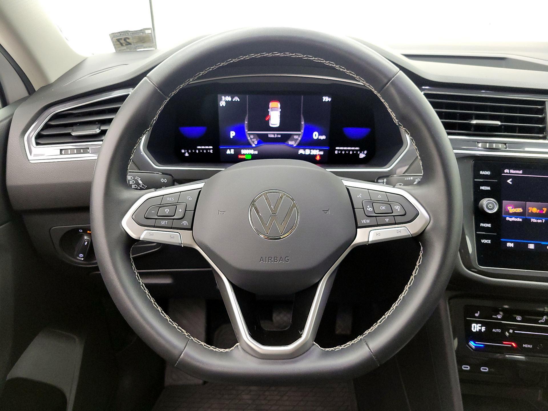 Thumbnail: 2022 Volkswagen Tiguan - 10