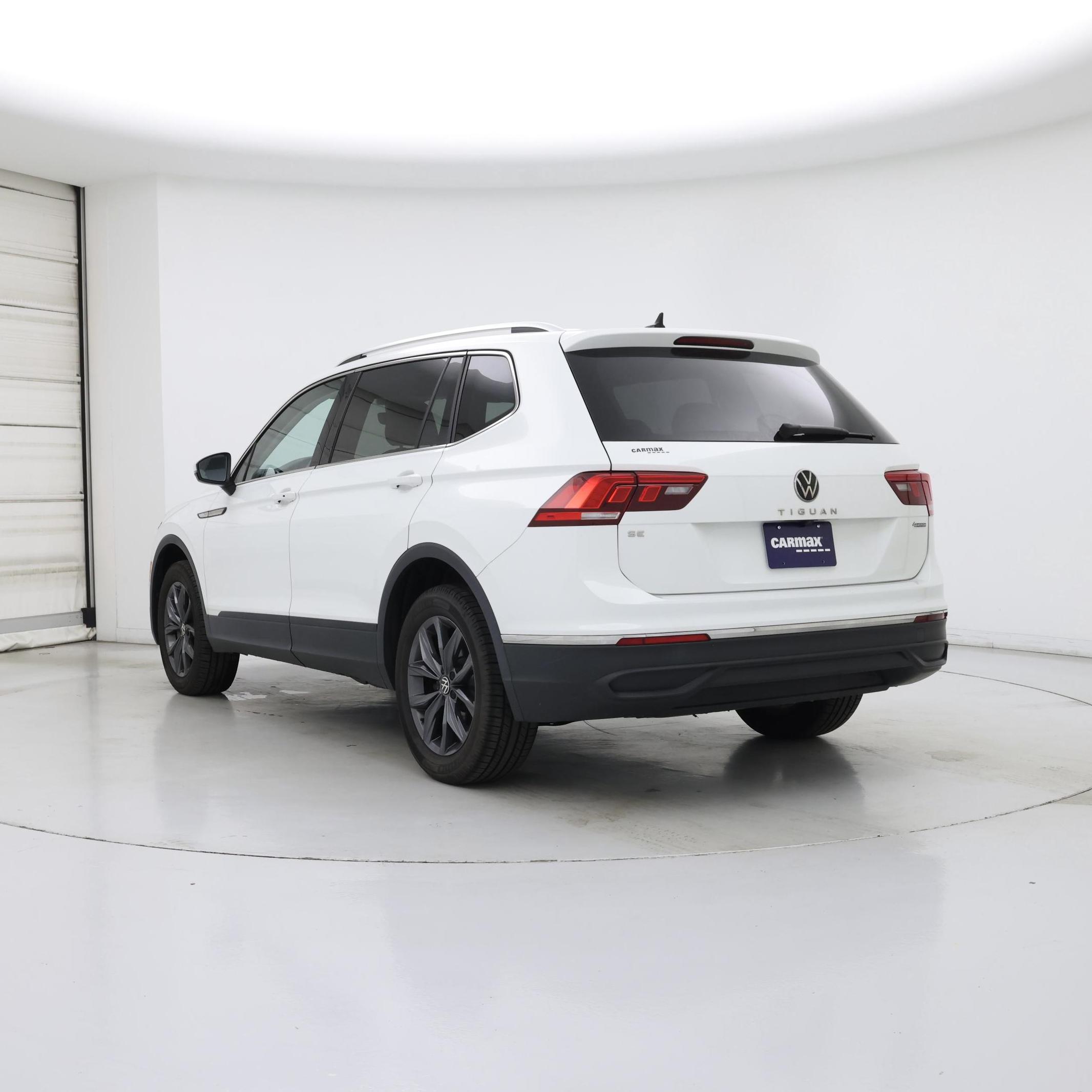 Thumbnail: 2022 Volkswagen Tiguan - 2