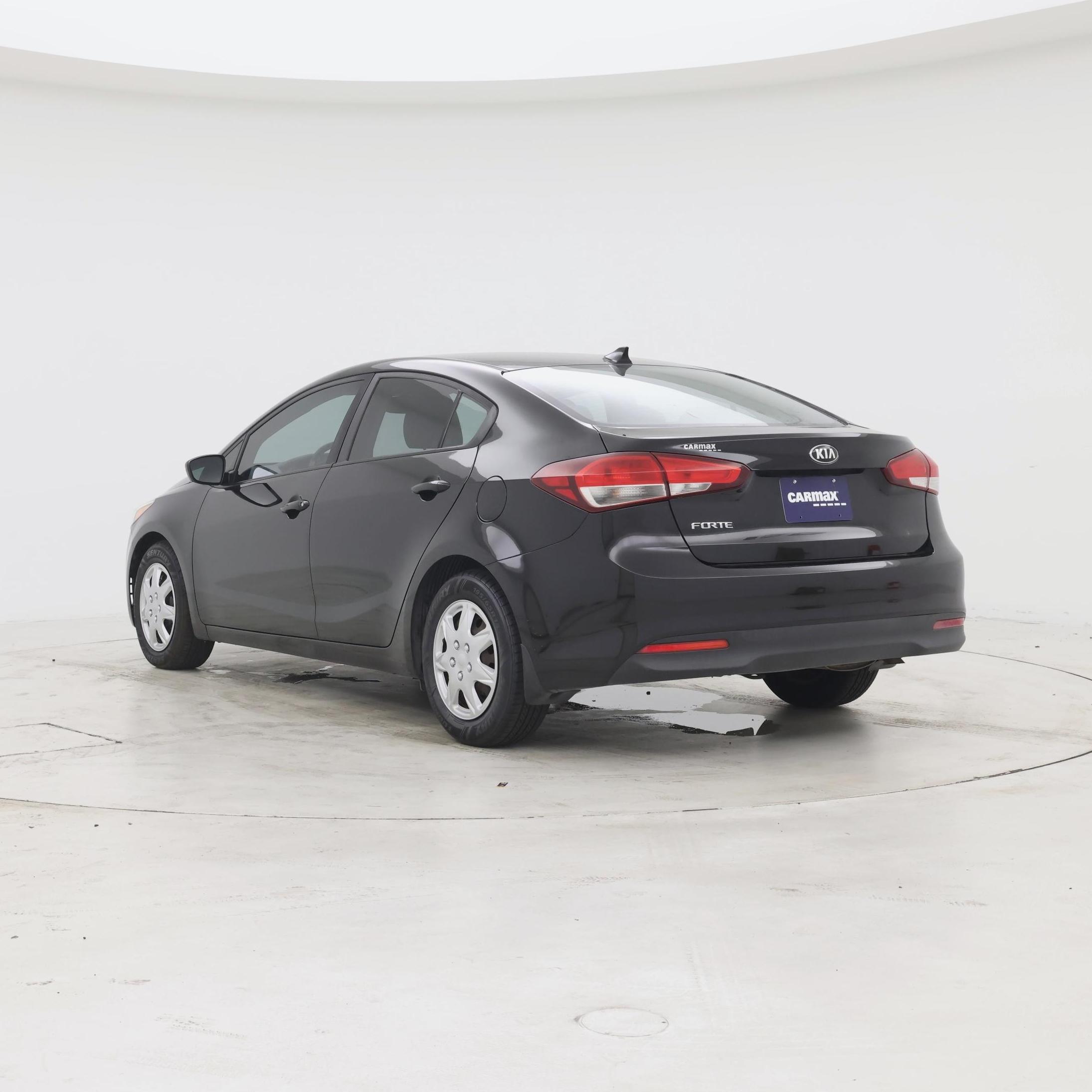 Thumbnail: 2017 Kia Forte - 2