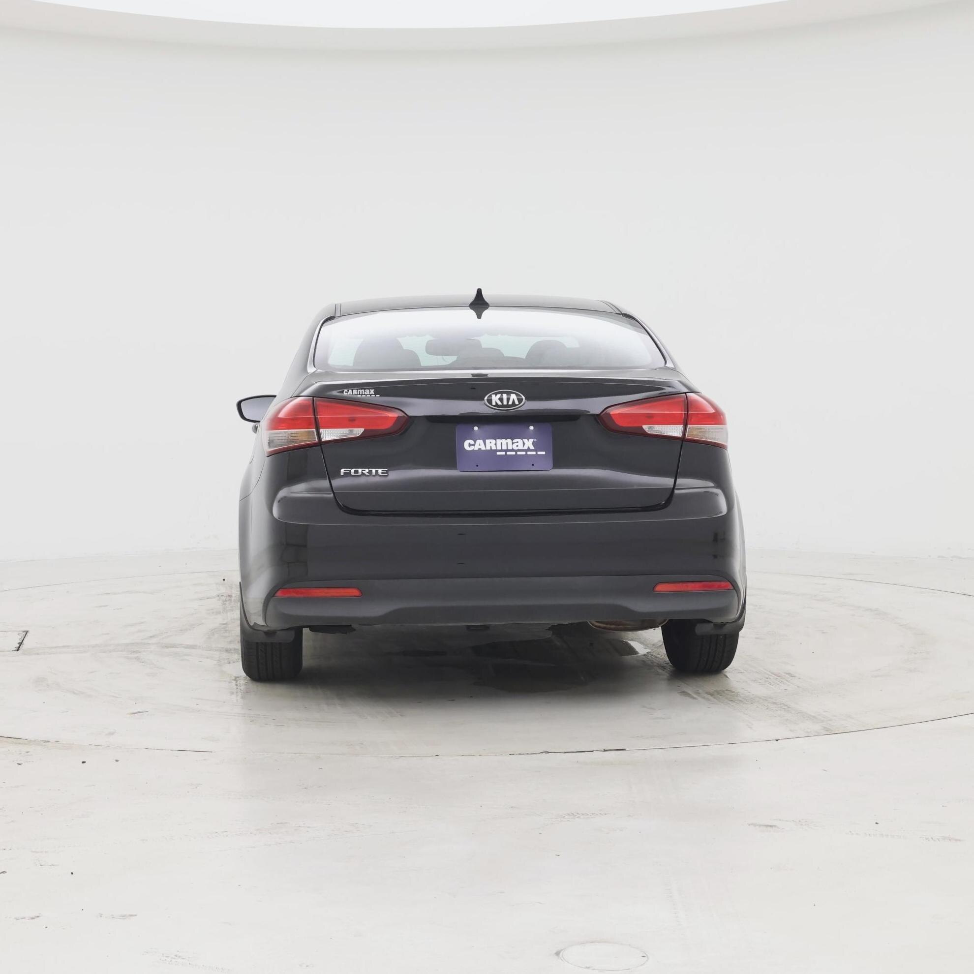 Thumbnail: 2017 Kia Forte - 6