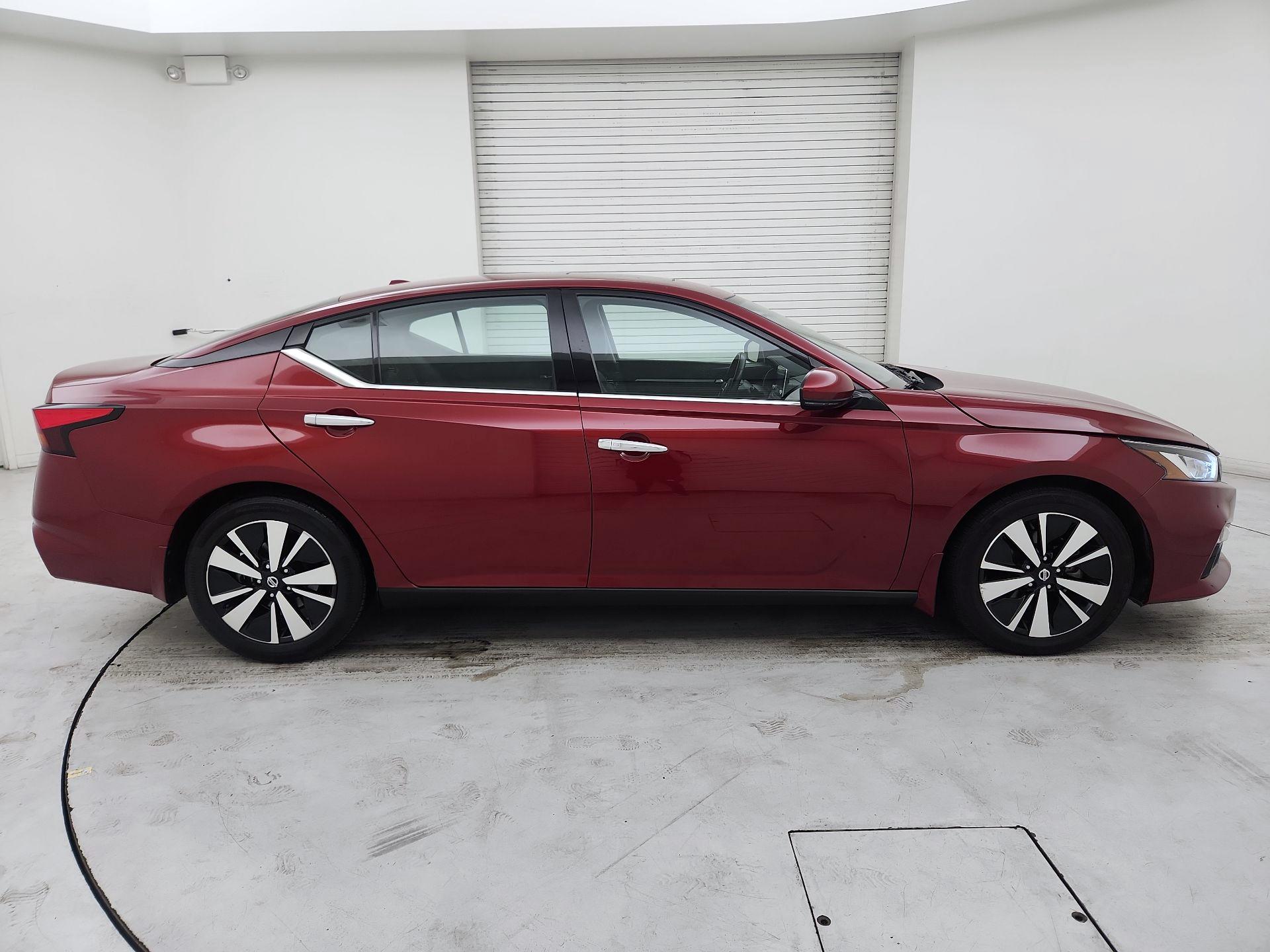Thumbnail: 2021 Nissan Altima - 4