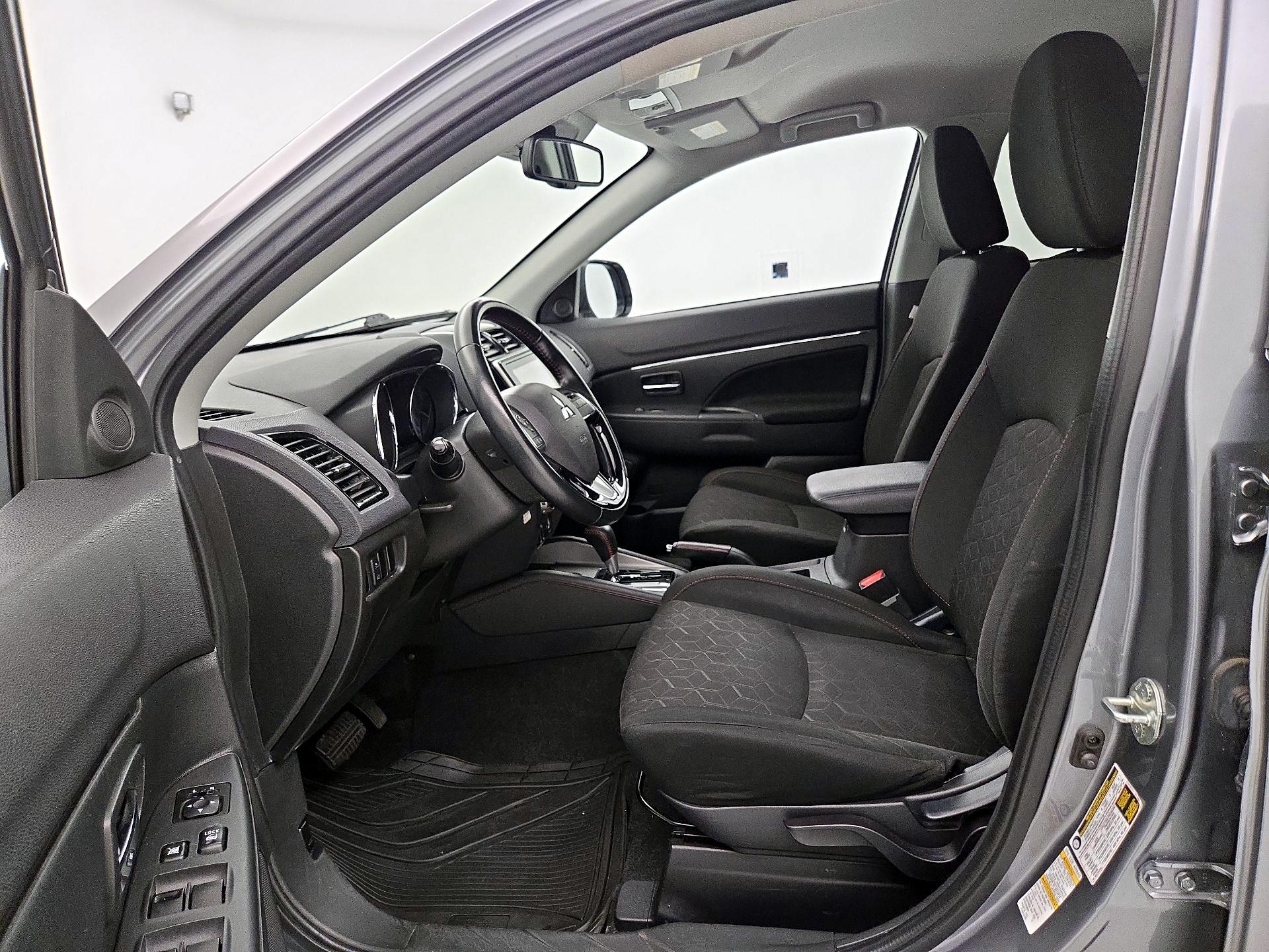 Thumbnail: 2021 Mitsubishi Outlander Sport - 11