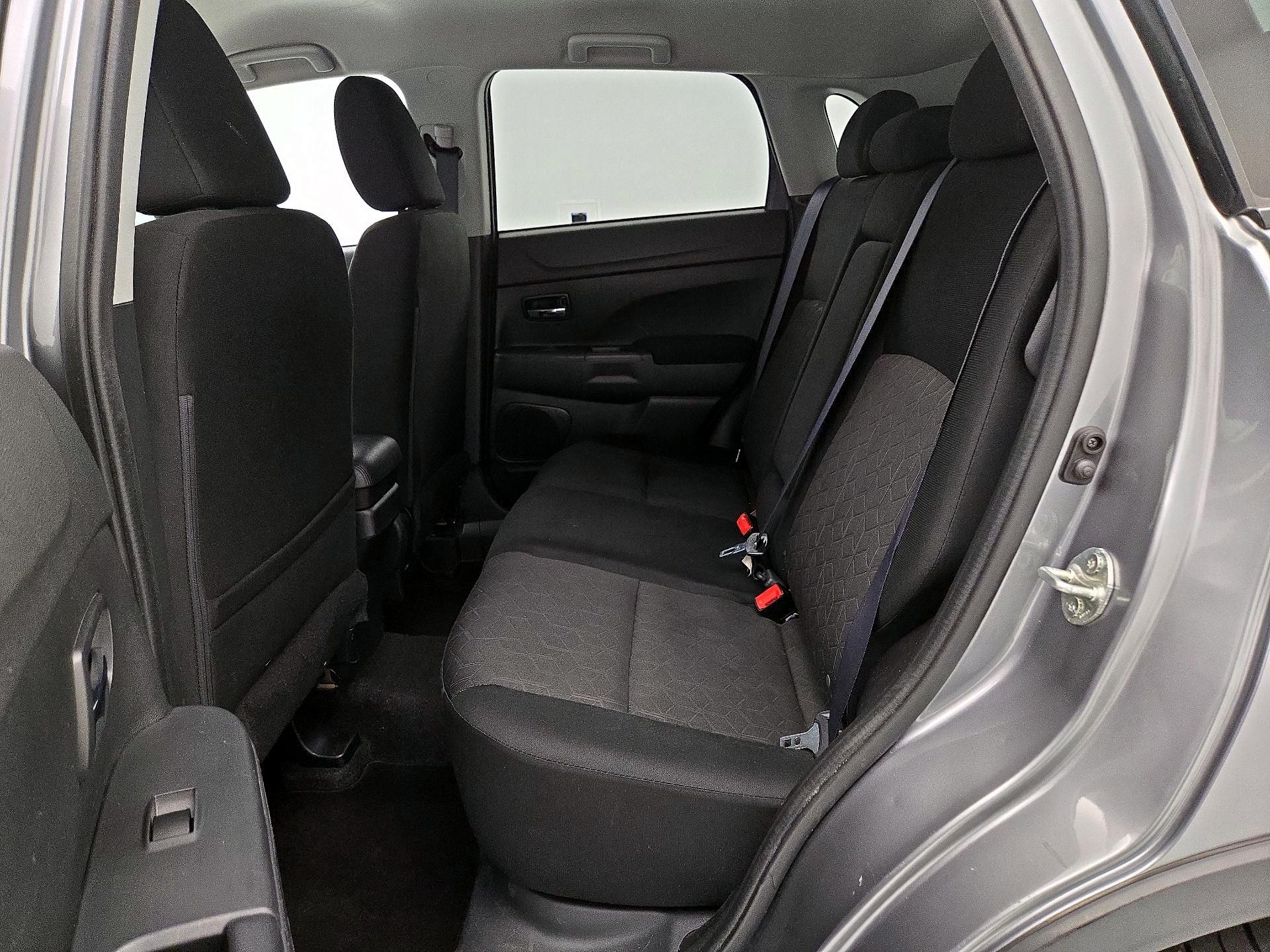 Thumbnail: 2021 Mitsubishi Outlander Sport - 19