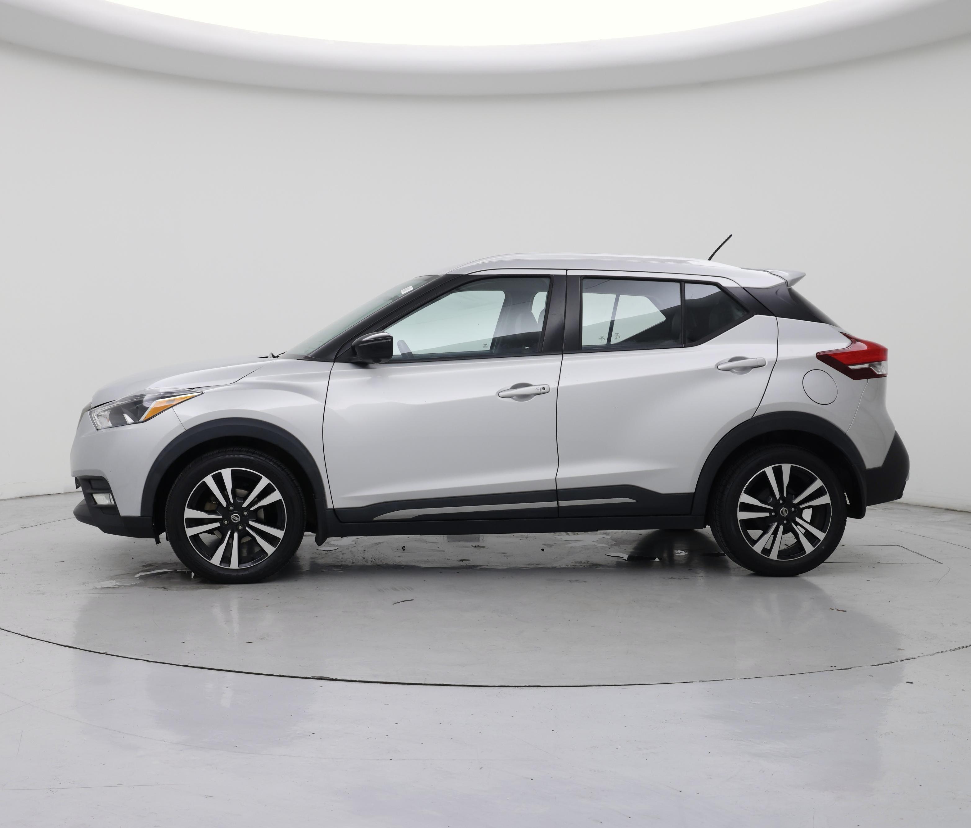 Thumbnail: 2019 Nissan Kicks - 3