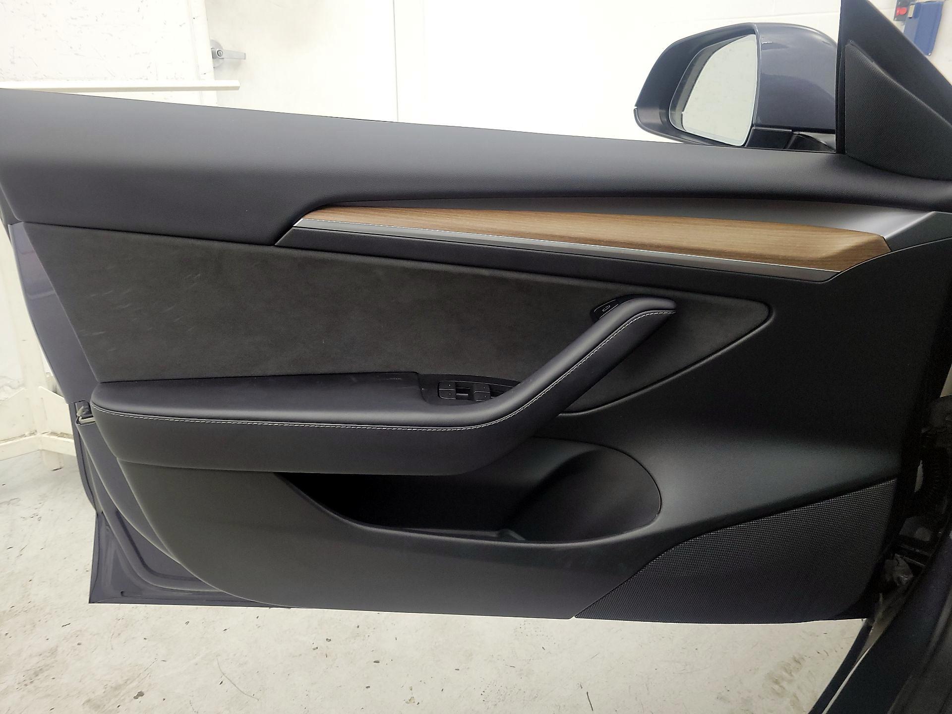 Thumbnail: 2023 Tesla Model 3 - 12