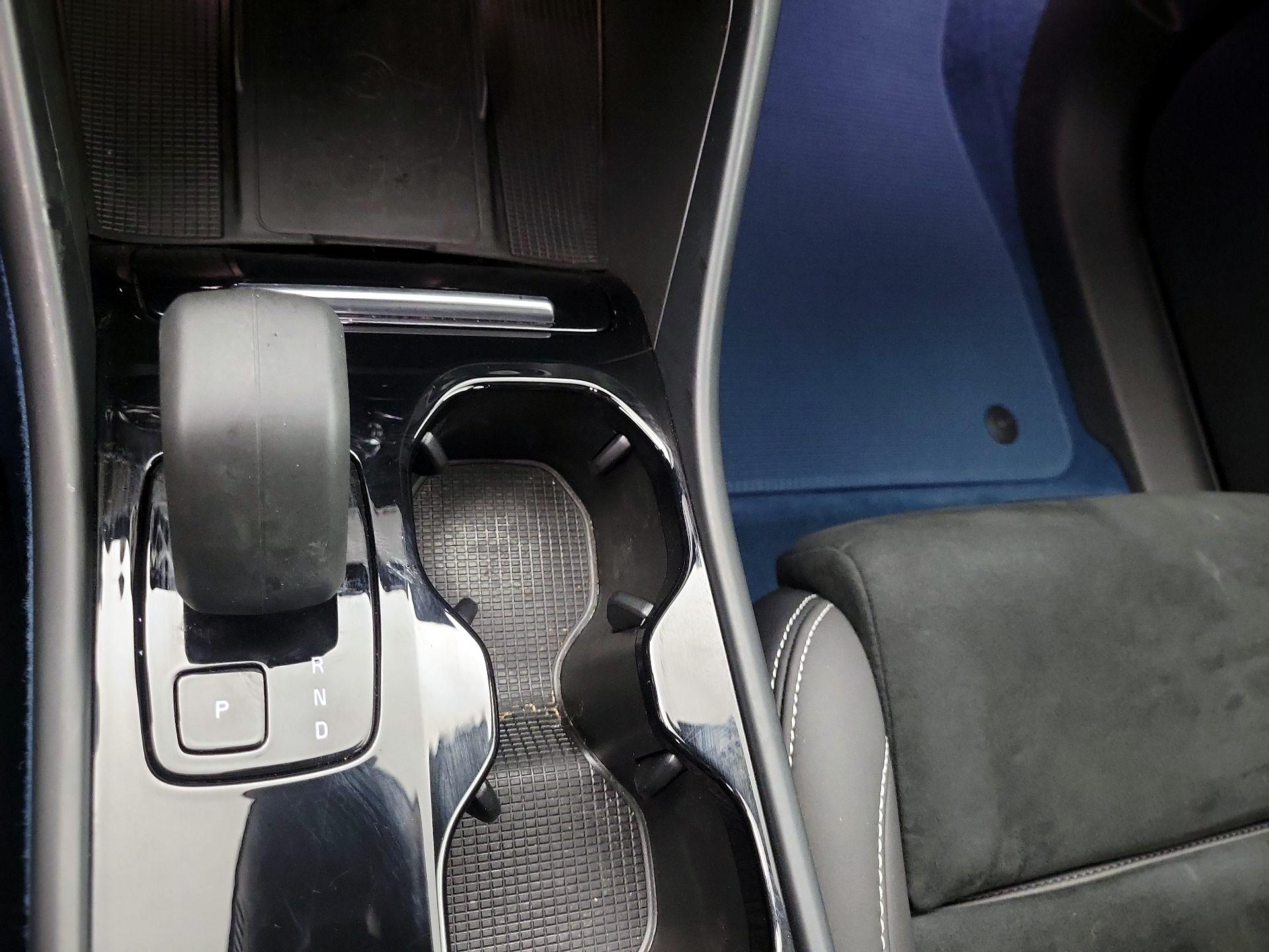 Thumbnail: 2022 Volvo C40 - 17