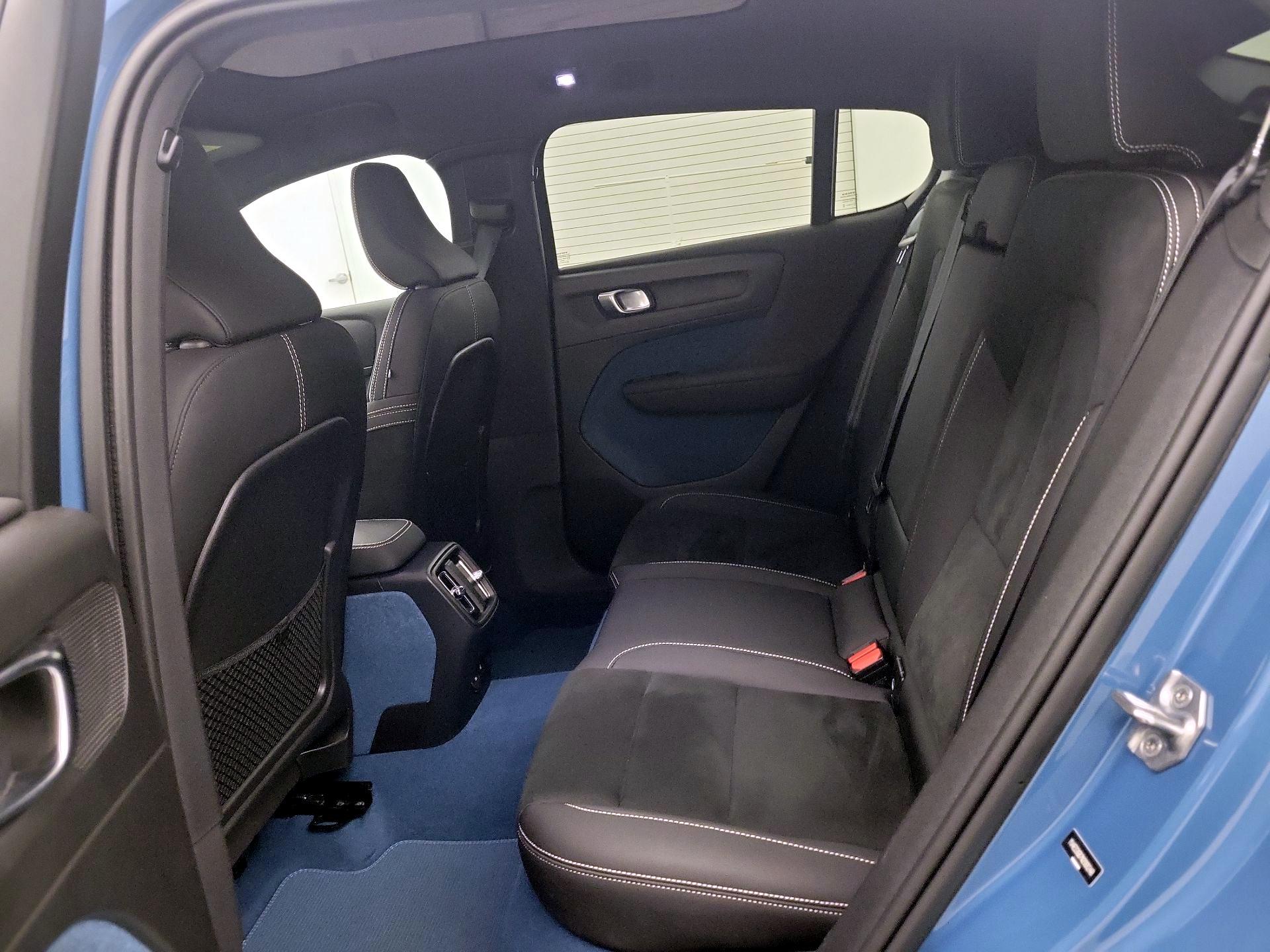 Thumbnail: 2022 Volvo C40 - 20