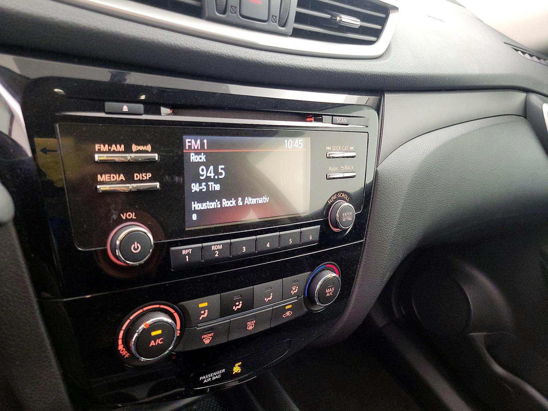 Thumbnail: 2015 Nissan Rogue - 15