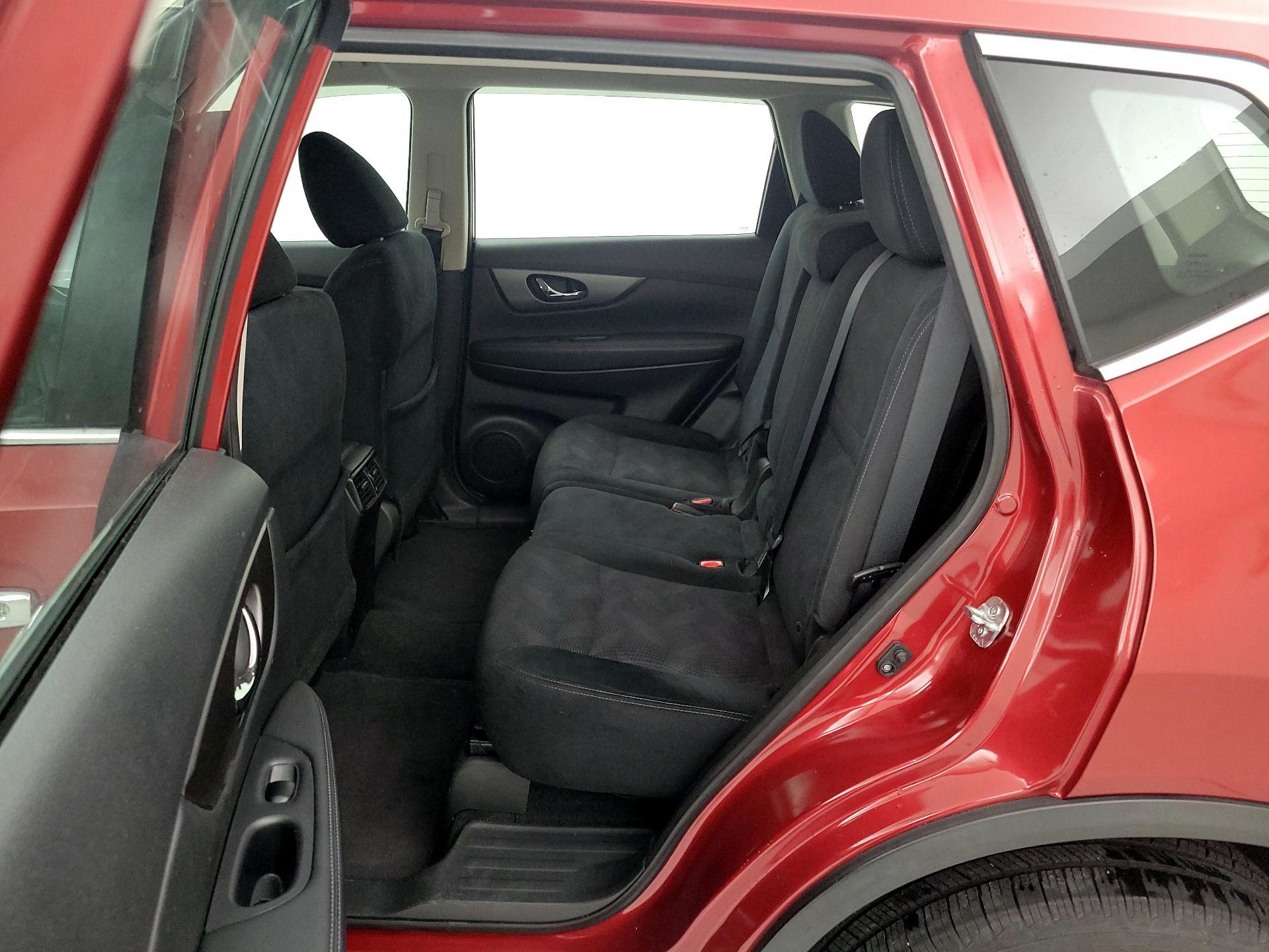 Thumbnail: 2015 Nissan Rogue - 19