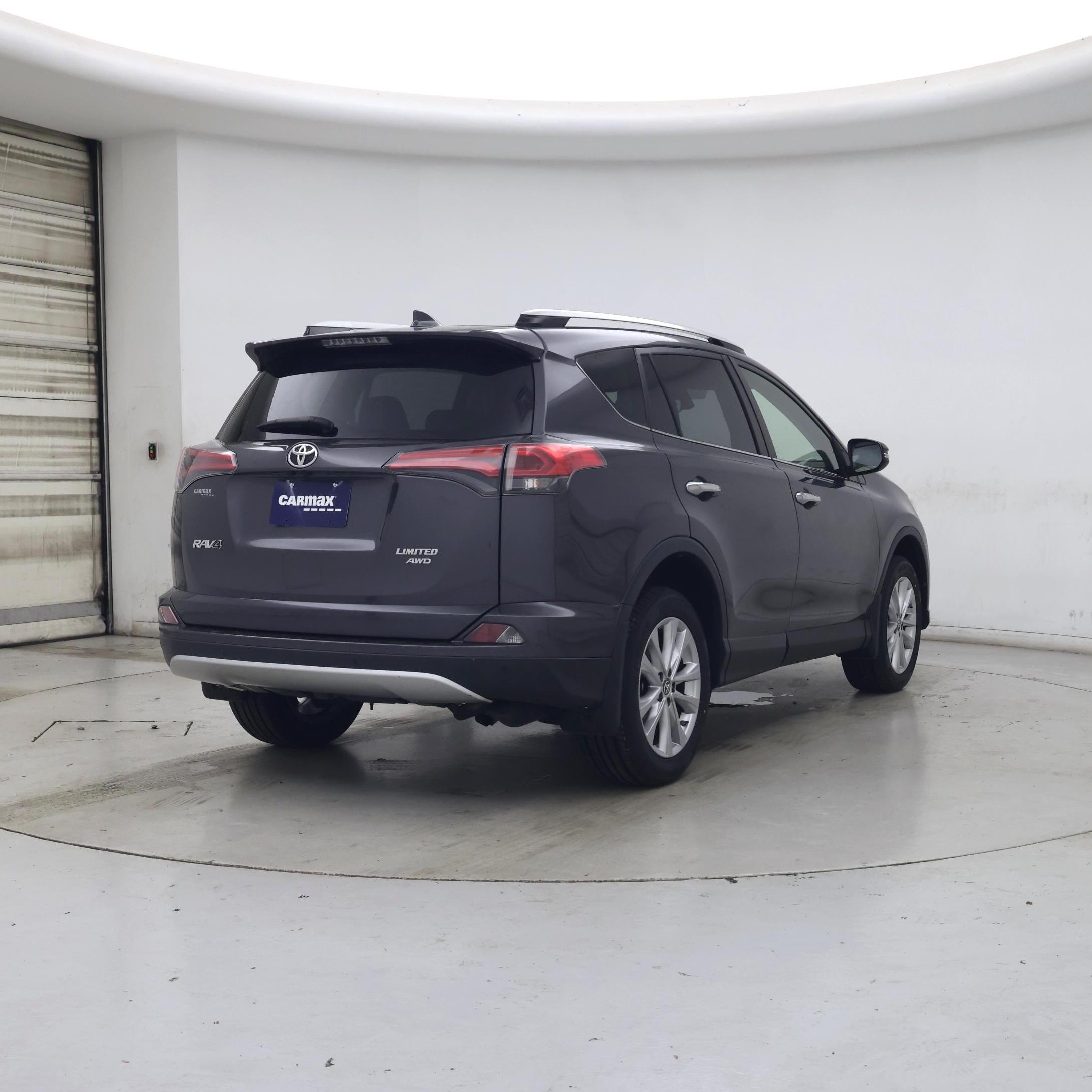 Thumbnail: 2016 Toyota RAV4 - 8