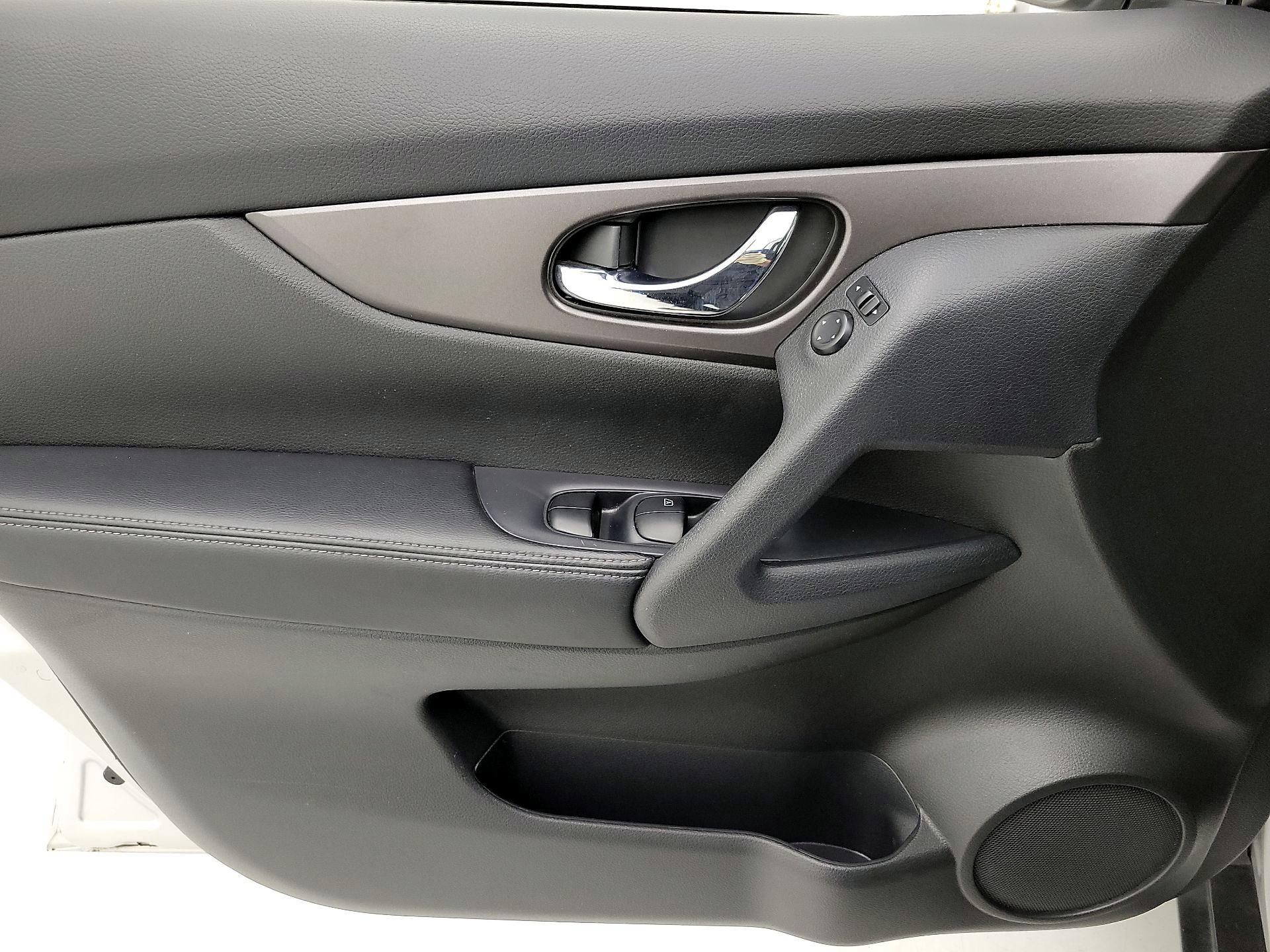 Thumbnail: 2014 Nissan Rogue - 12