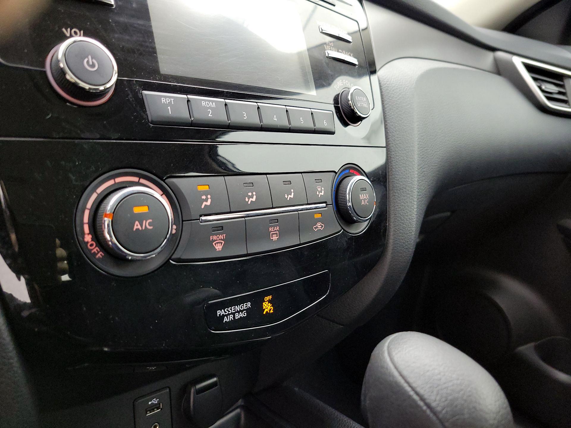 Thumbnail: 2014 Nissan Rogue - 16