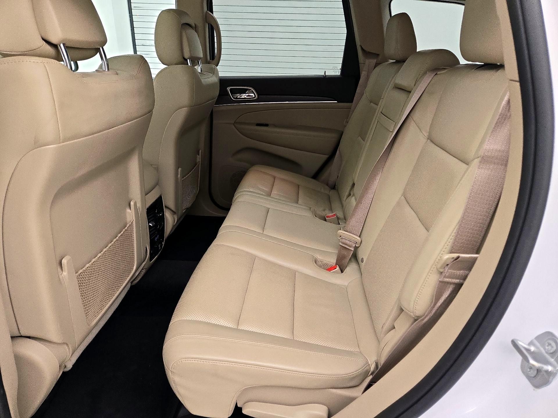 Thumbnail: 2017 Jeep Grand Cherokee - 19