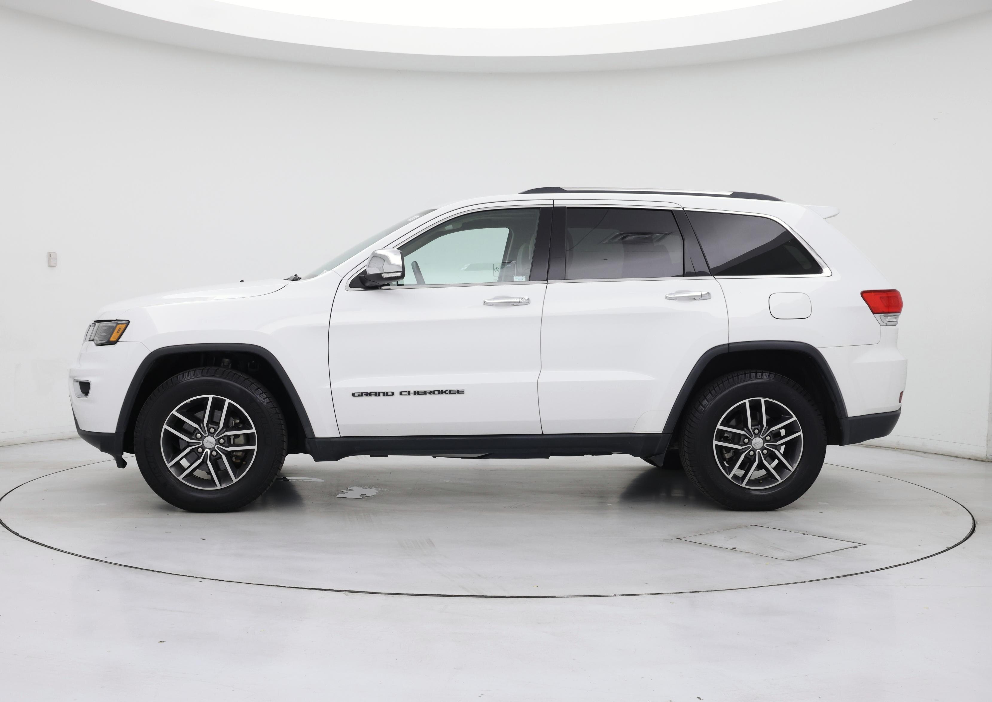 Thumbnail: 2017 Jeep Grand Cherokee - 3