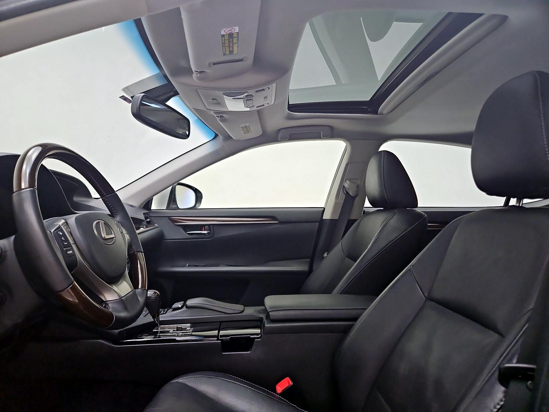Thumbnail: 2015 Lexus ES - 19