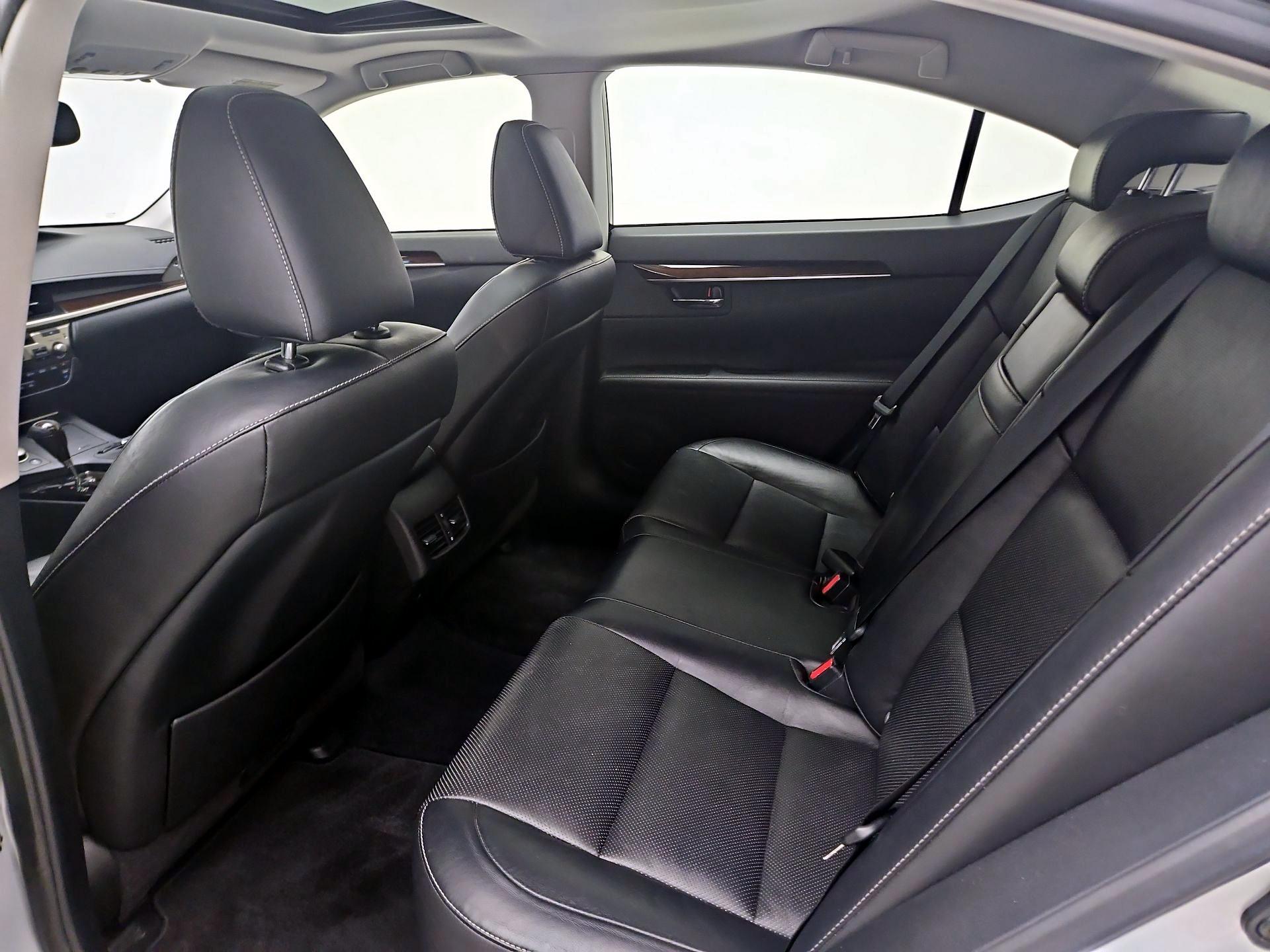 Thumbnail: 2015 Lexus ES - 20