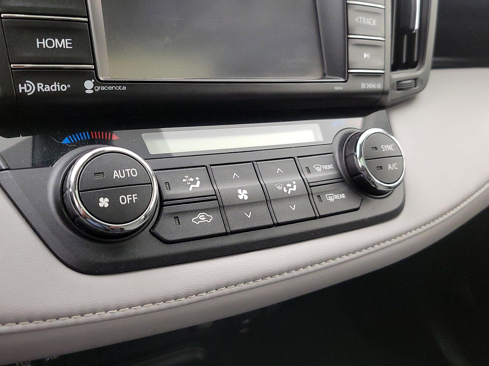 Thumbnail: 2018 Toyota RAV4 - 16