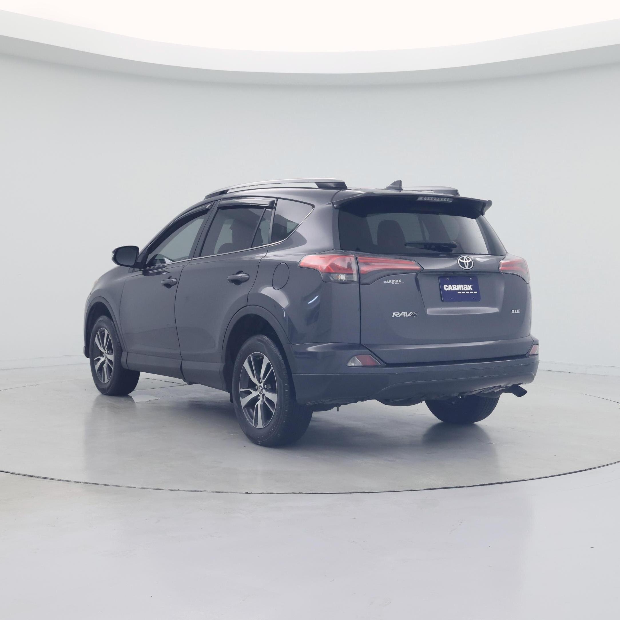Thumbnail: 2018 Toyota RAV4 - 2