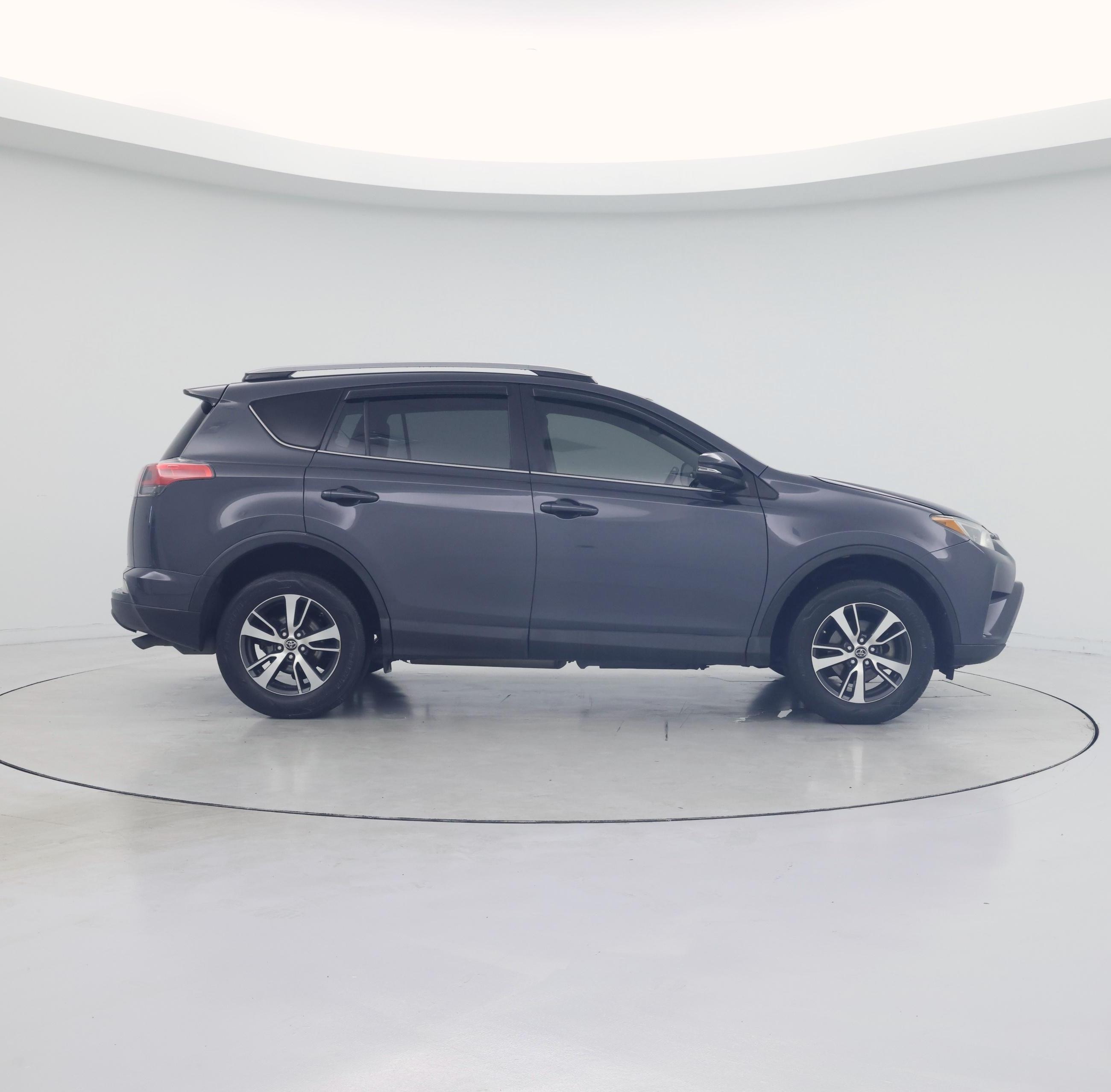 Thumbnail: 2018 Toyota RAV4 - 7
