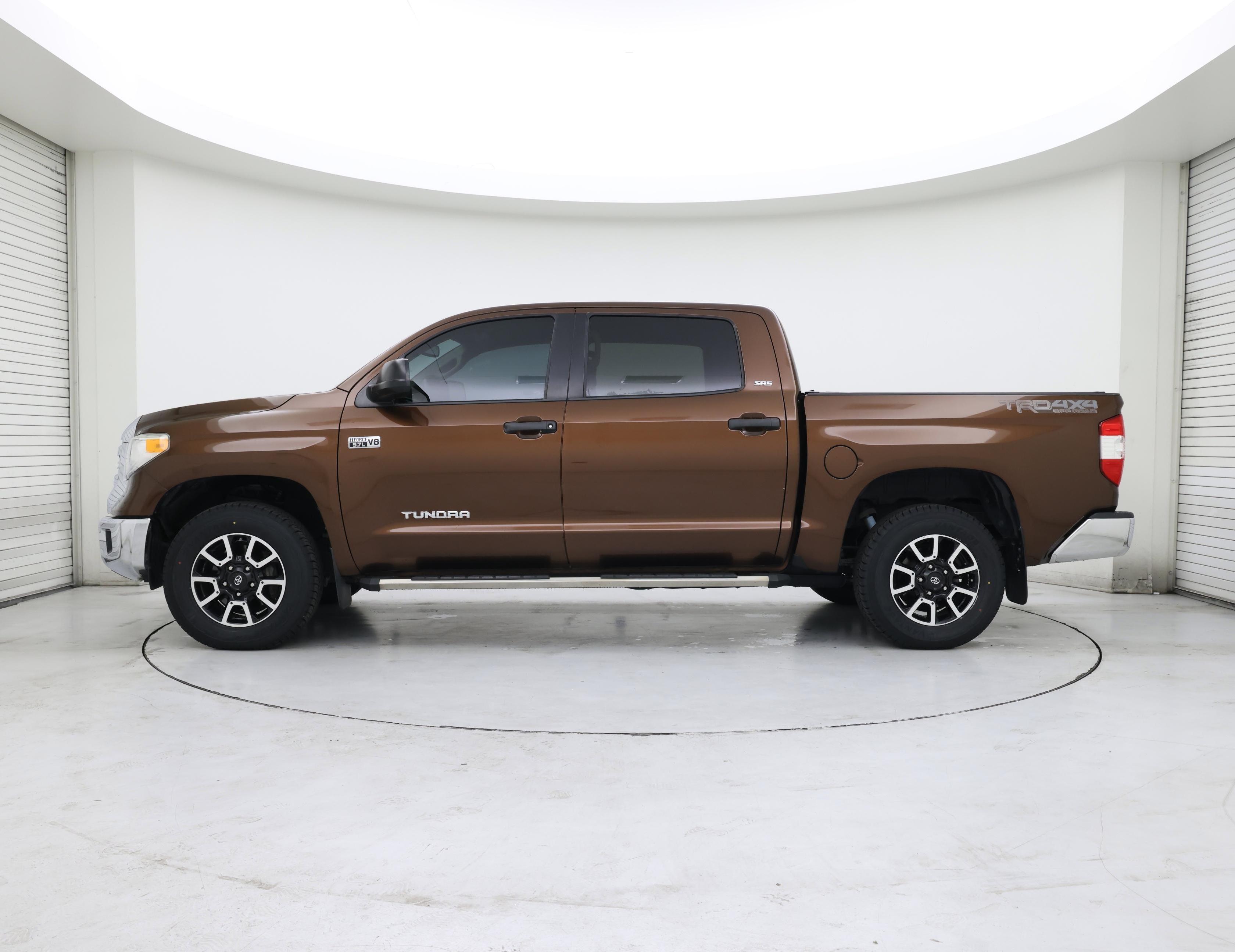 Thumbnail: 2017 Toyota Tundra - 3
