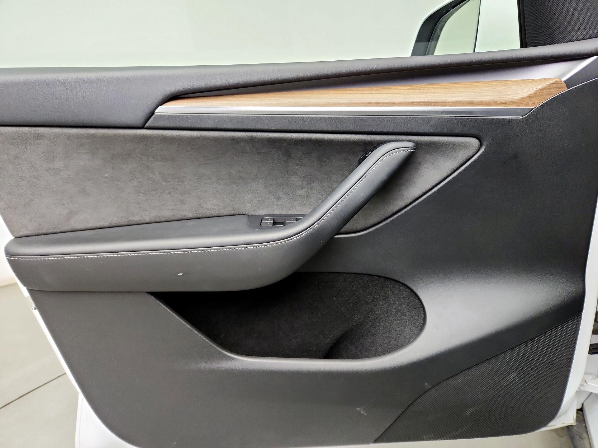 Thumbnail: 2023 Tesla Model Y - 12