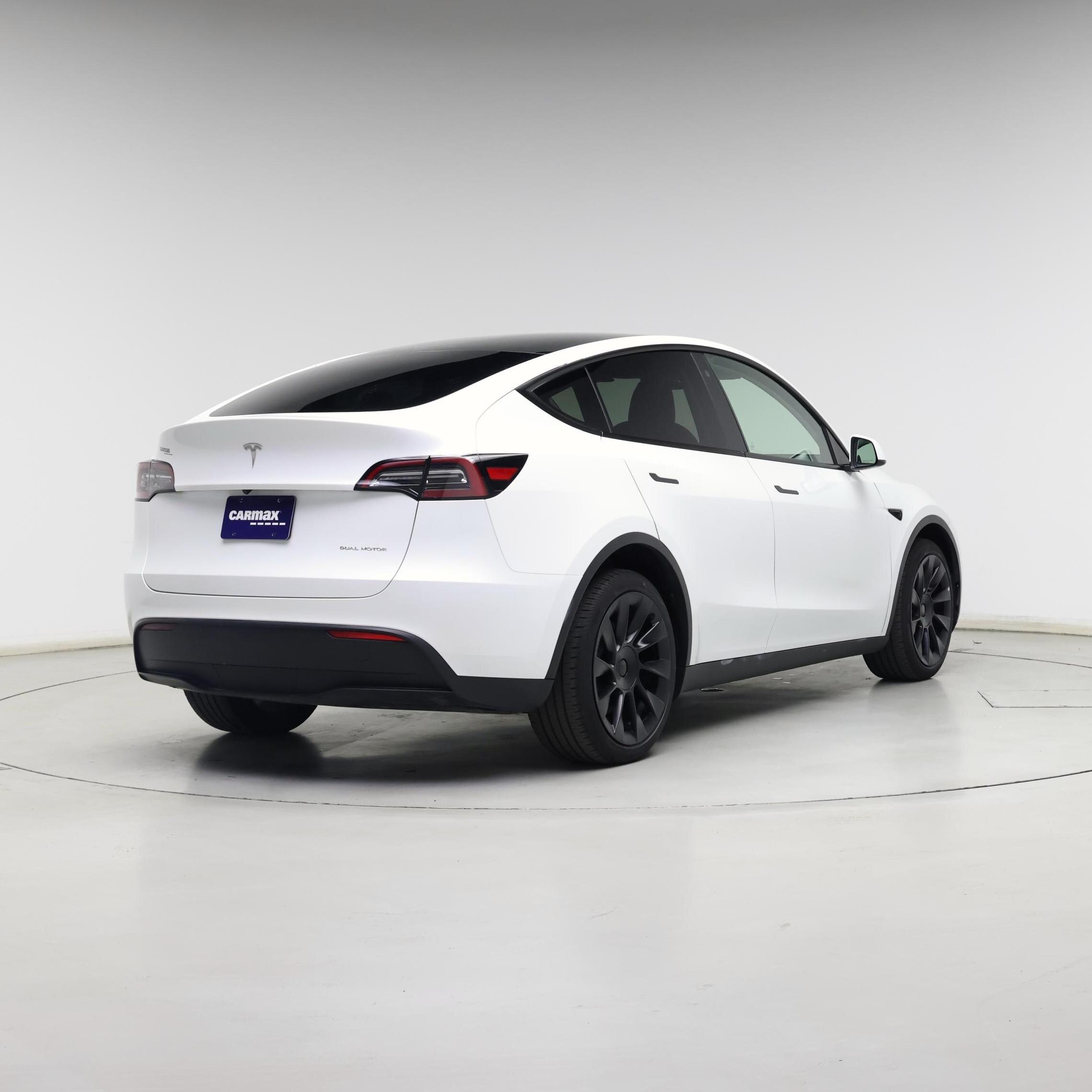 Thumbnail: 2023 Tesla Model Y - 8