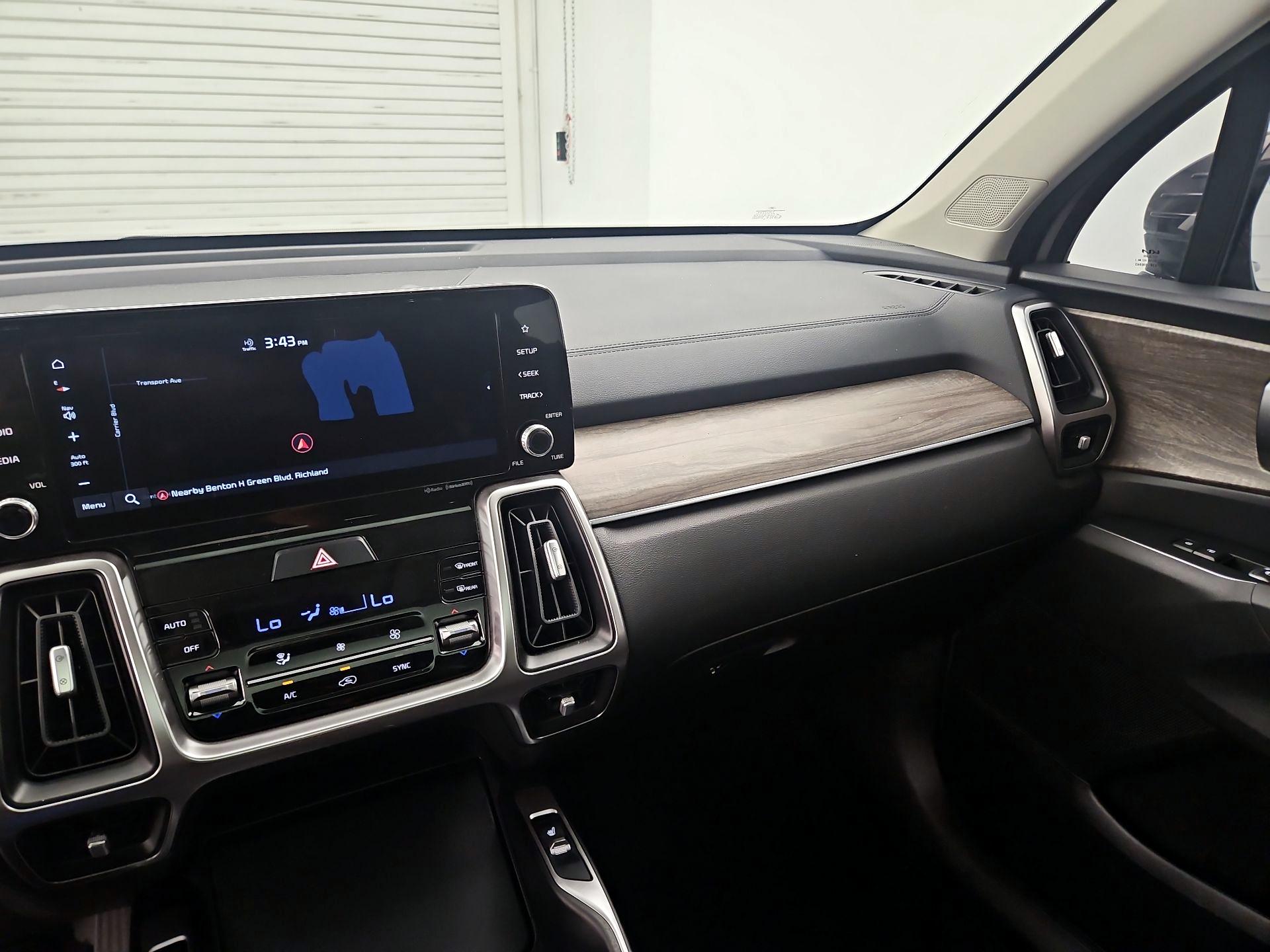Thumbnail: 2022 Kia Sorento - 9