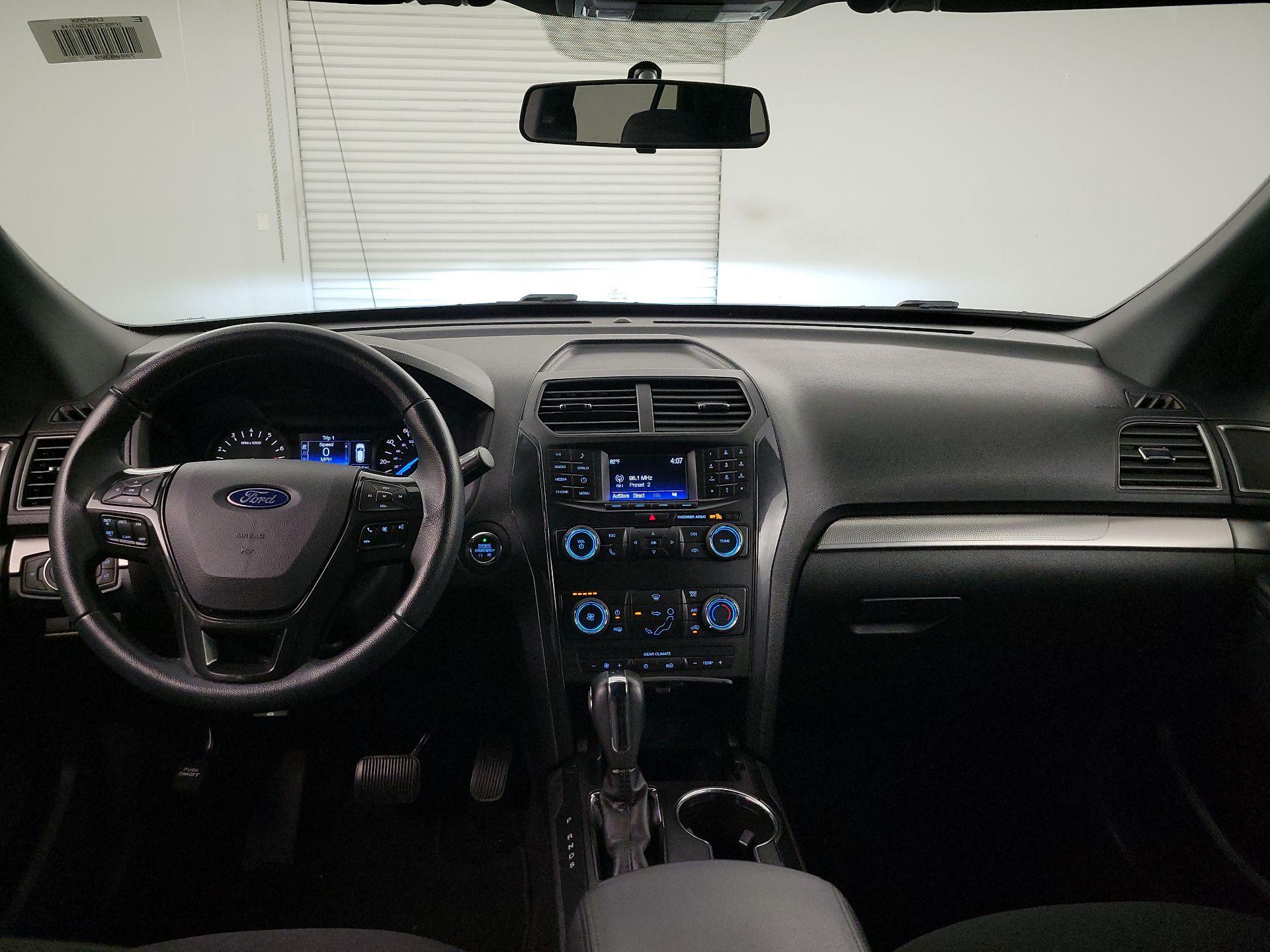 Thumbnail: 2019 Ford Explorer - 9