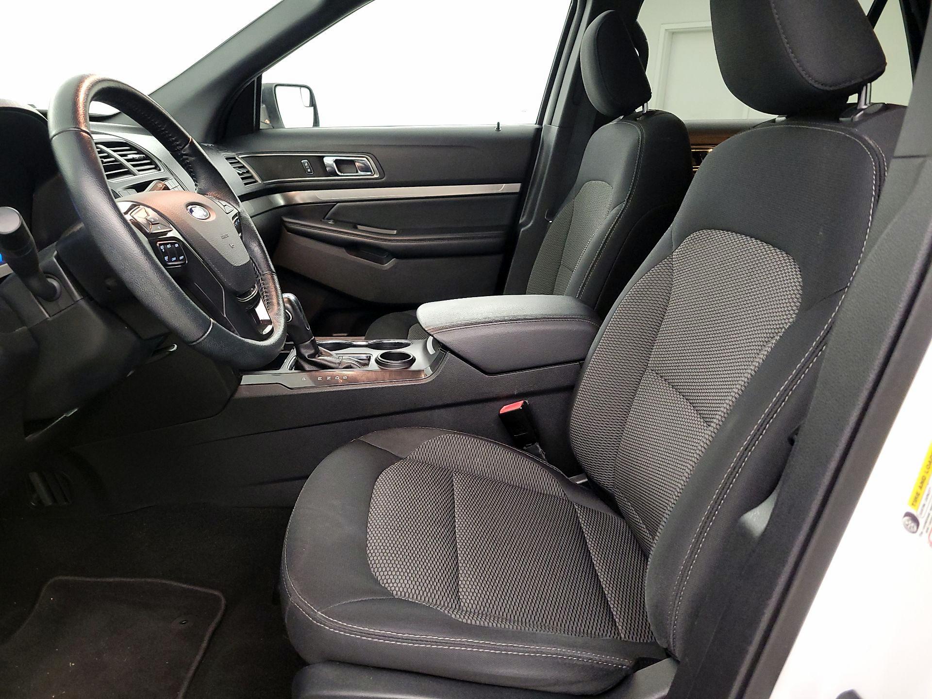 Thumbnail: 2019 Ford Explorer - 11