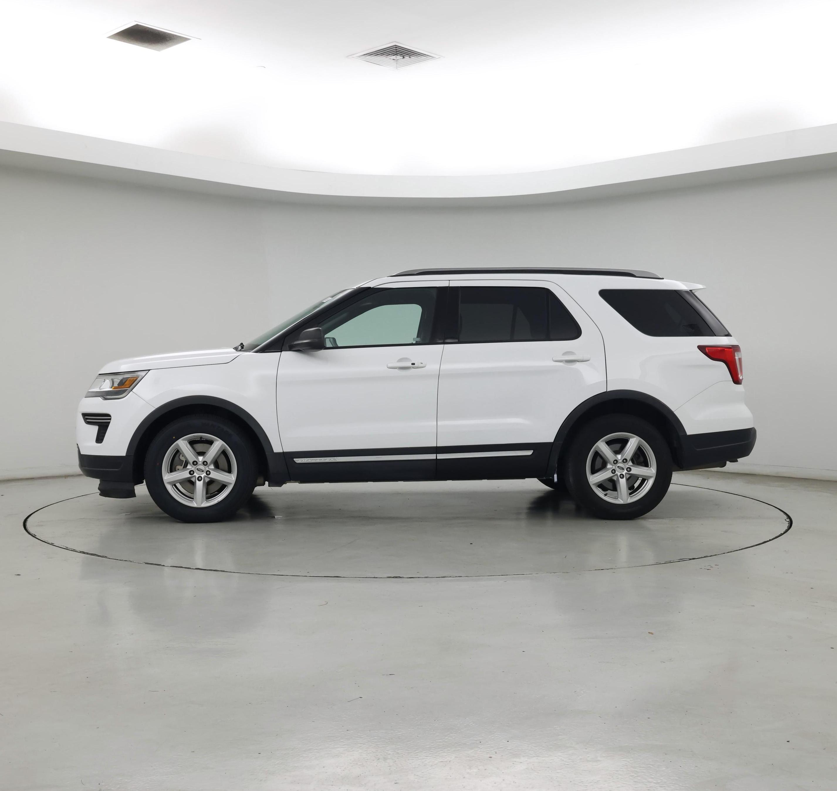 Thumbnail: 2019 Ford Explorer - 3