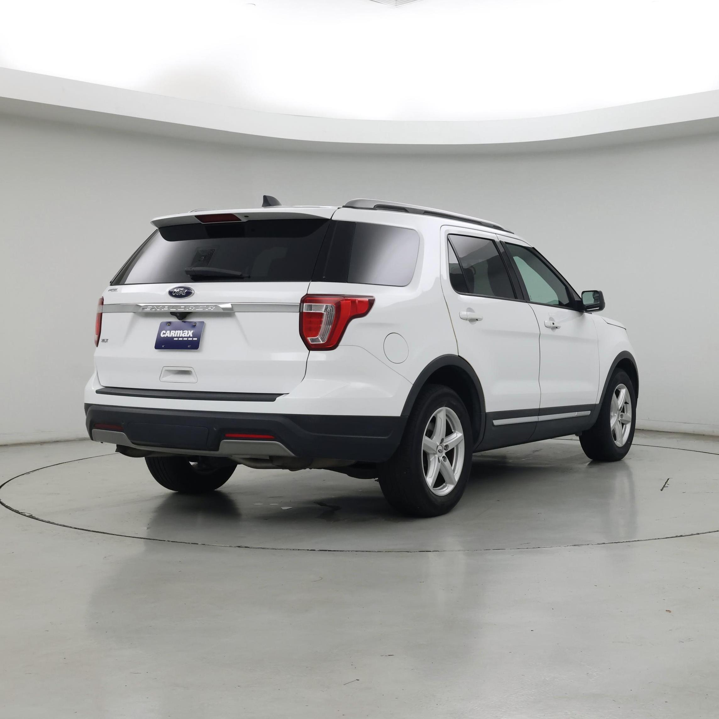 Thumbnail: 2019 Ford Explorer - 8