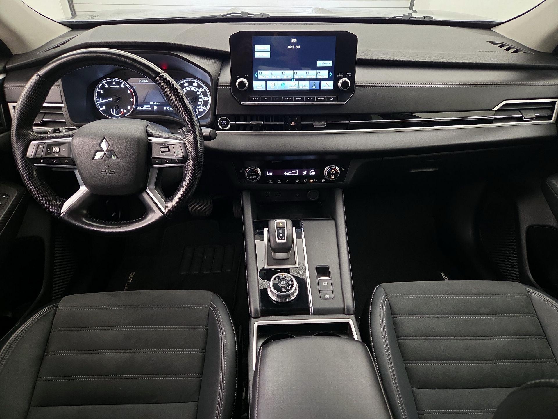 Thumbnail: 2022 Mitsubishi Outlander - 9