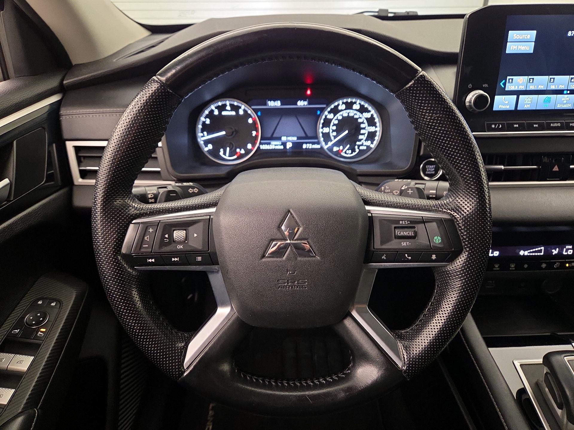 Thumbnail: 2022 Mitsubishi Outlander - 10