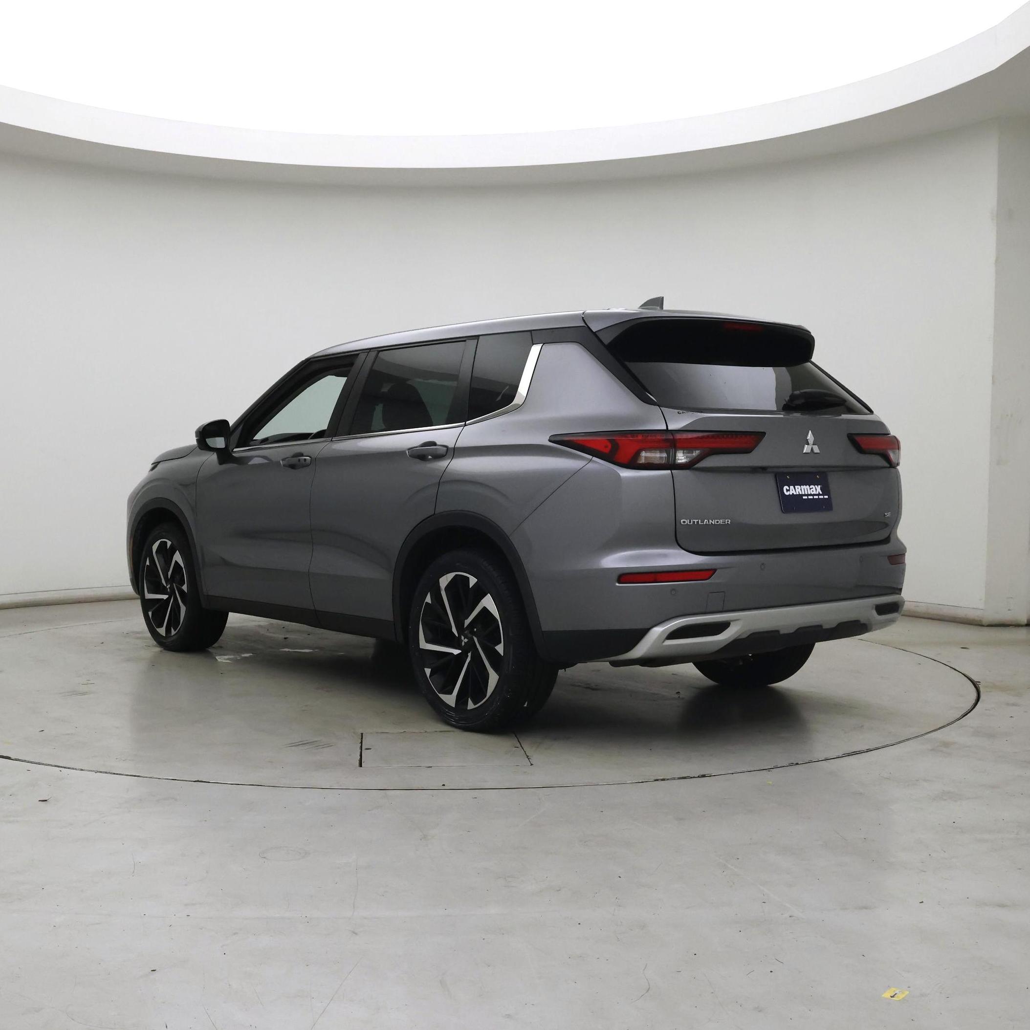 Thumbnail: 2022 Mitsubishi Outlander - 2