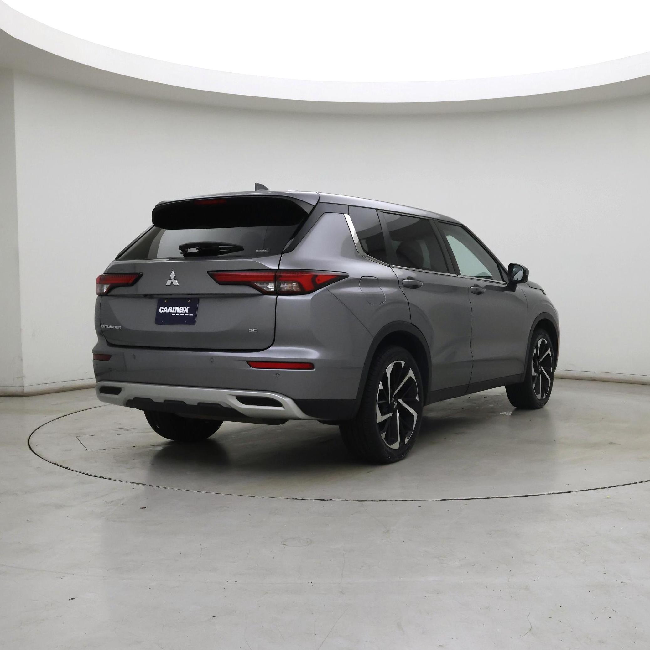 Thumbnail: 2022 Mitsubishi Outlander - 8