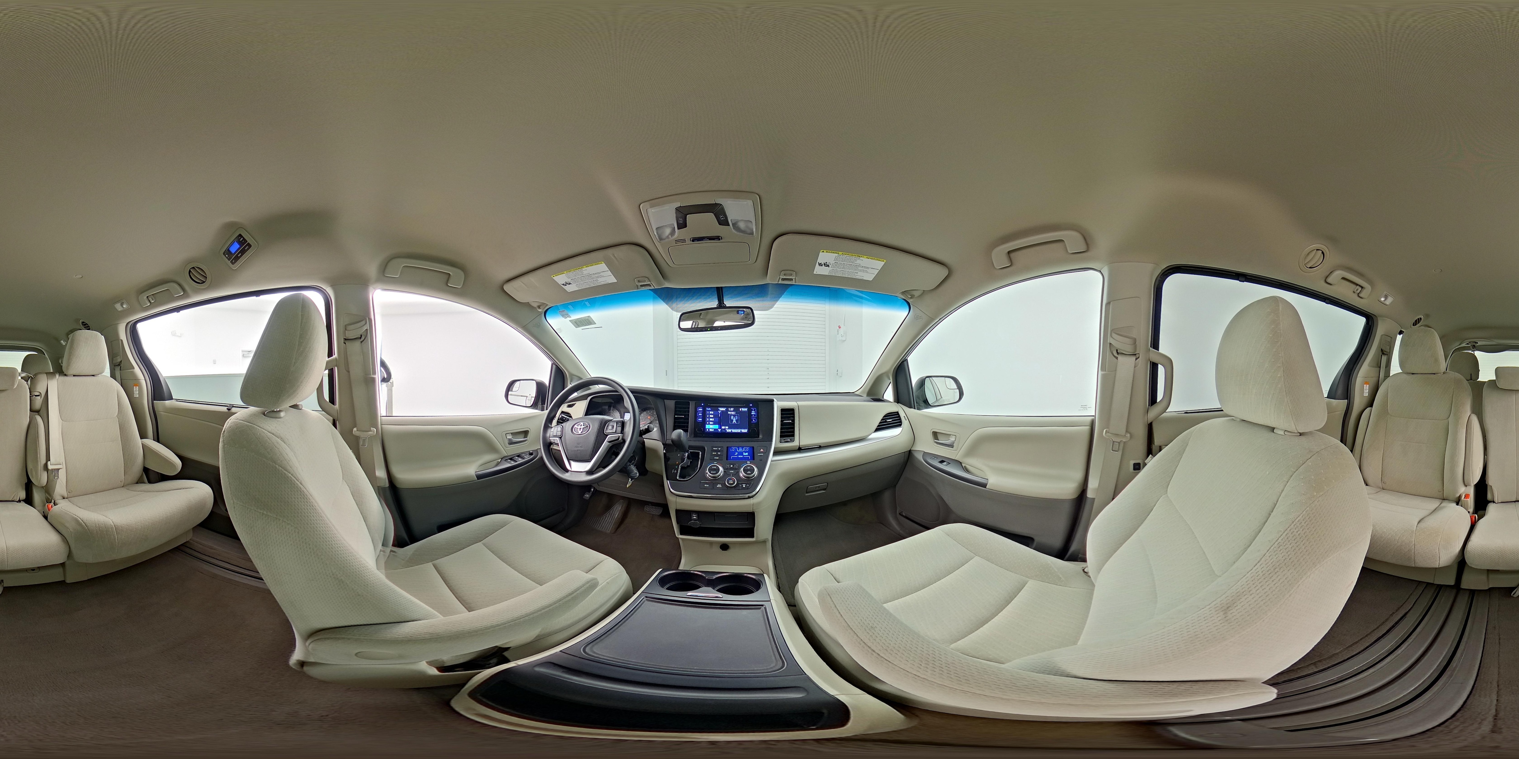 2016 Toyota Sienna LE - Photo 26