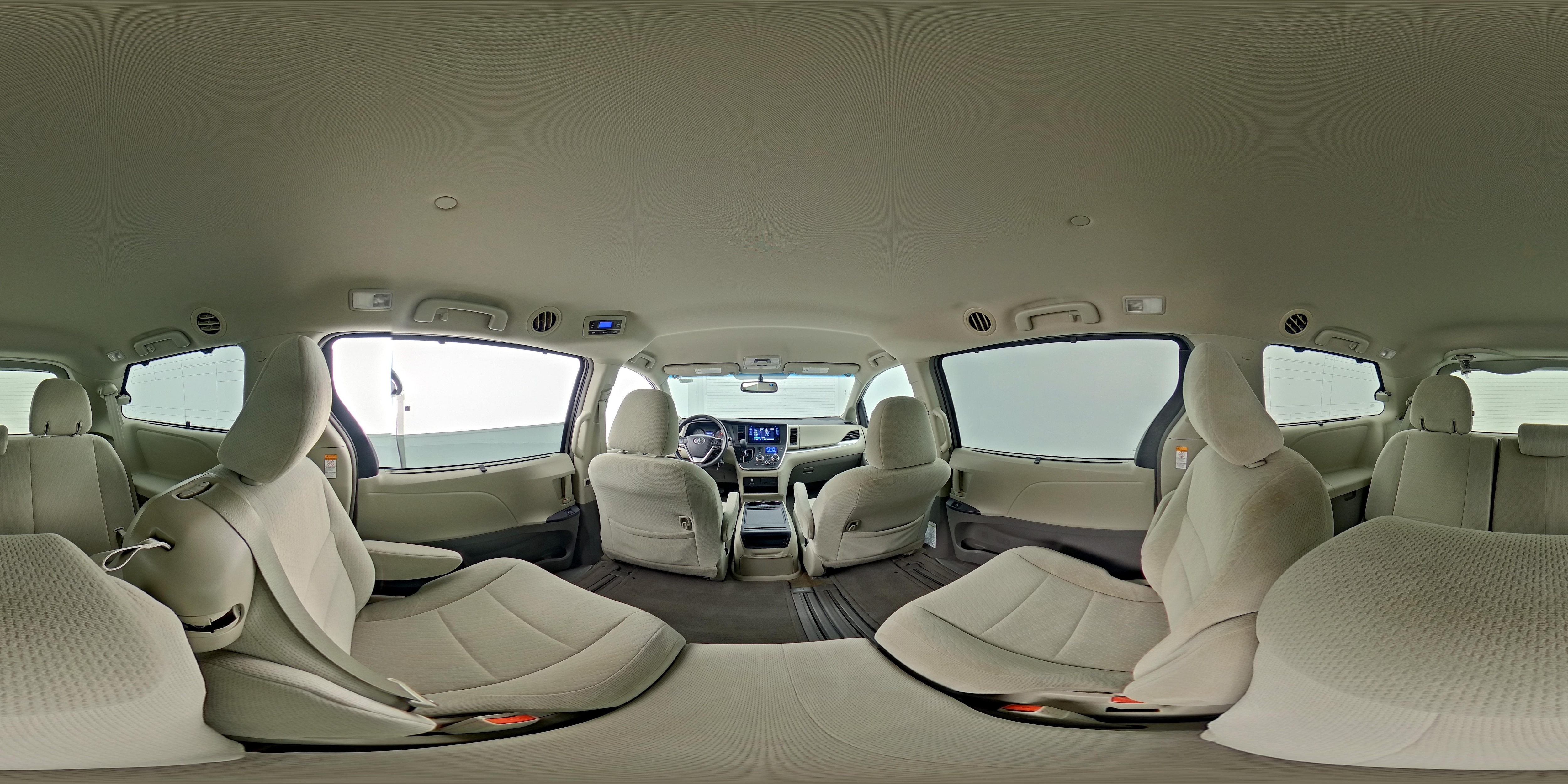 2016 Toyota Sienna LE - Photo 27
