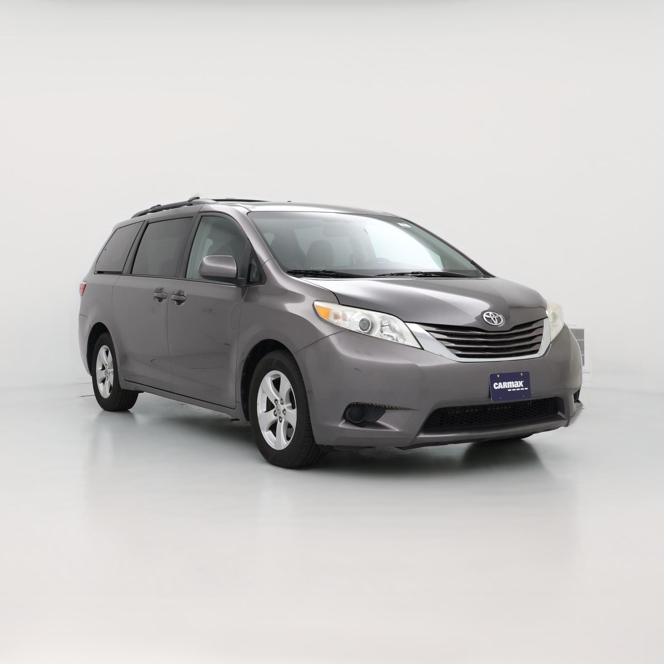 Thumbnail: 2016 Toyota Sienna - 1
