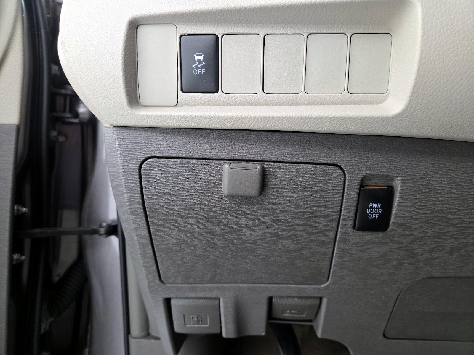2016 Toyota Sienna LE - Photo 14