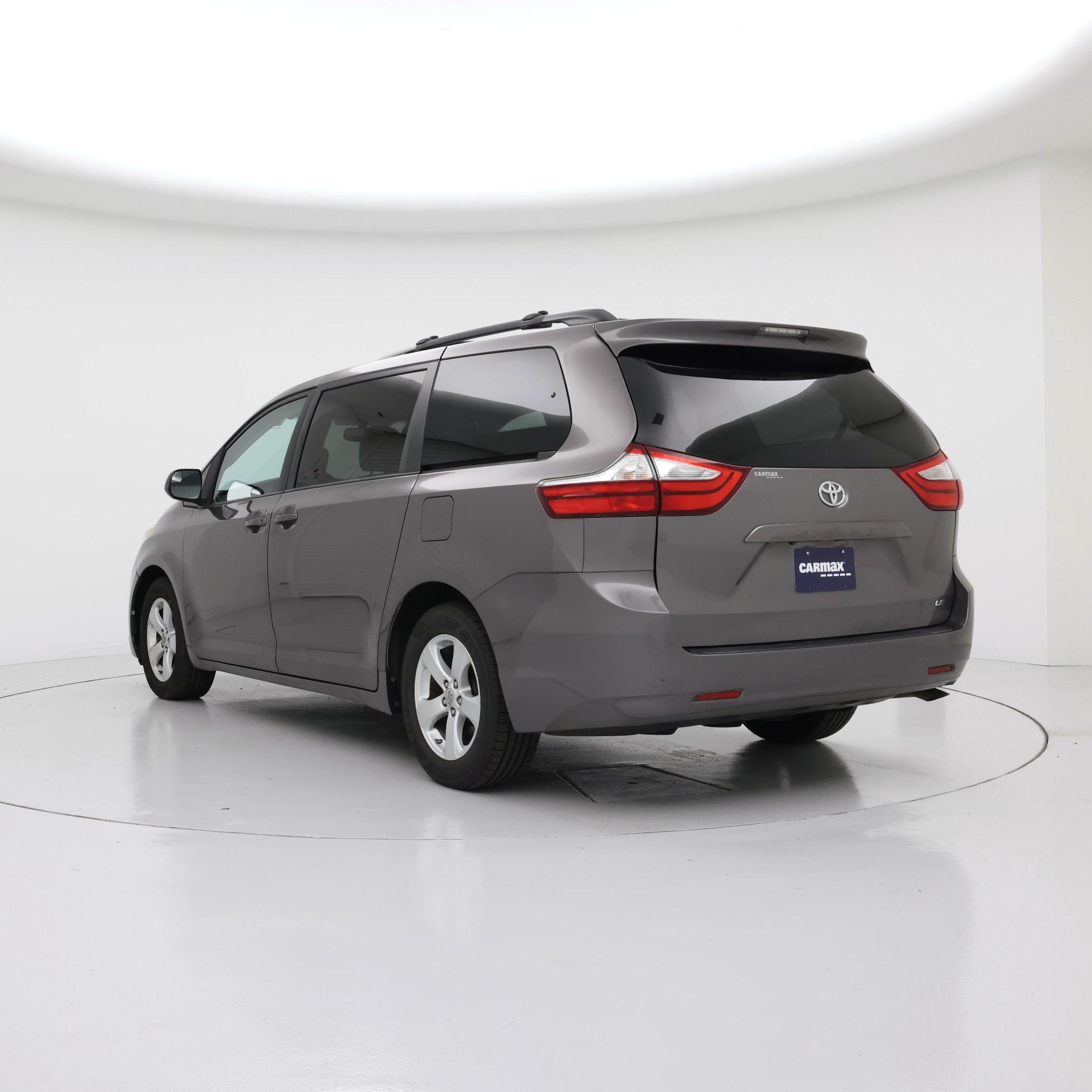 Thumbnail: 2016 Toyota Sienna - 2