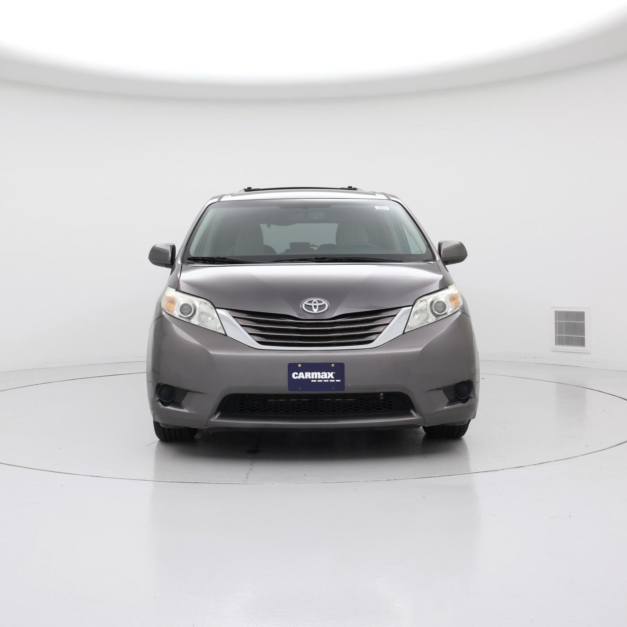 Thumbnail: 2016 Toyota Sienna - 5